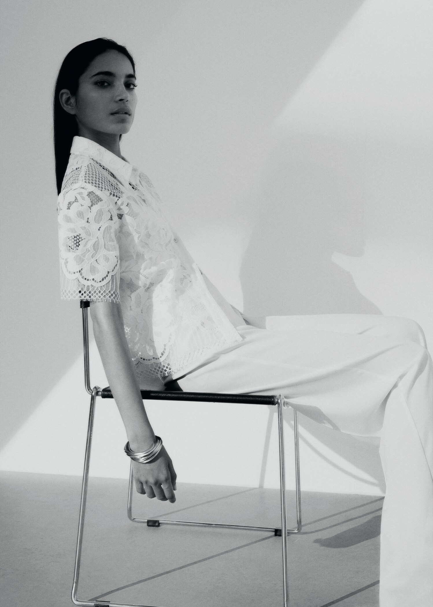 Flowy straight-fit pants - Details of the article 7