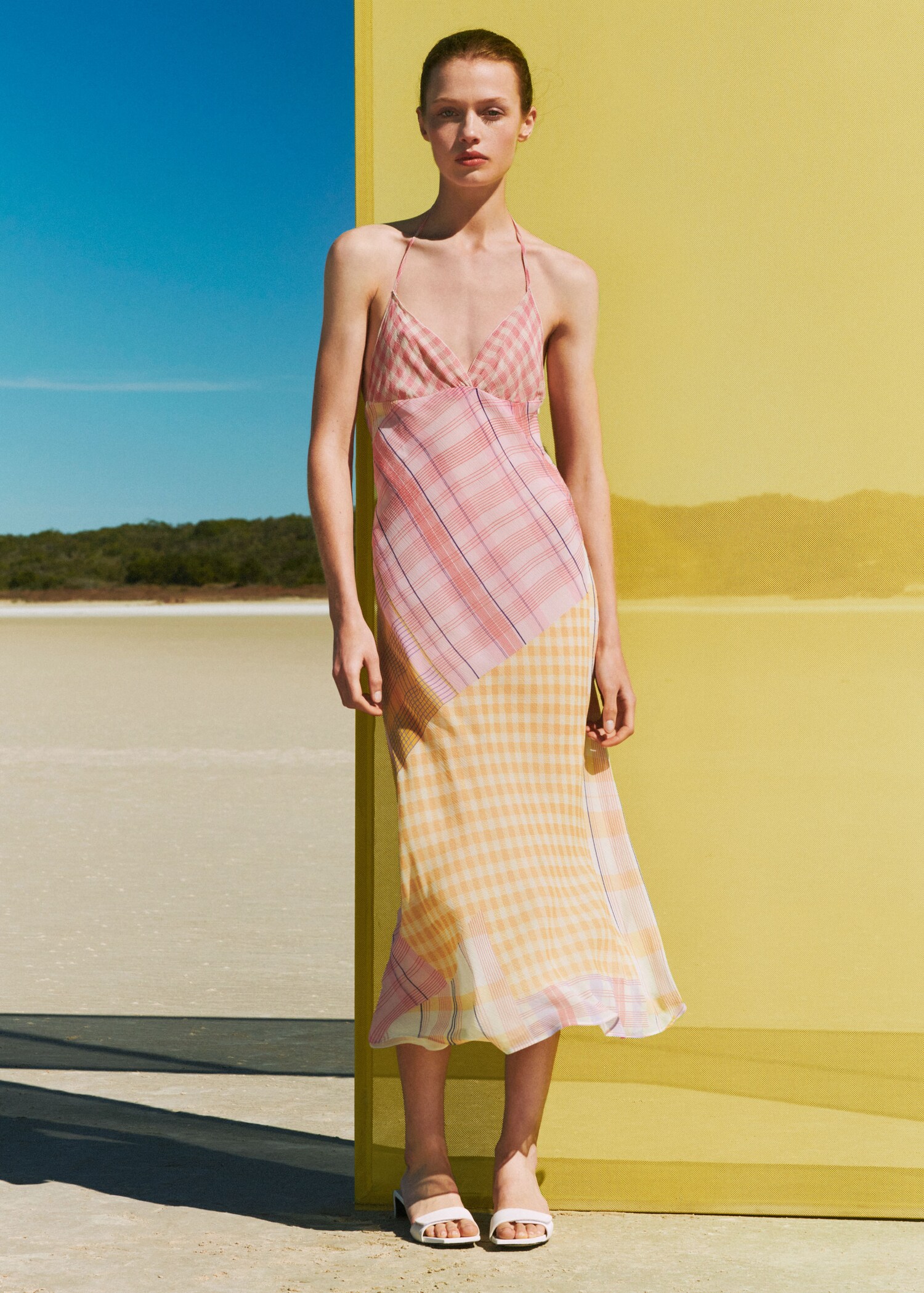 Printed halter-neck dress - Details of the article 6