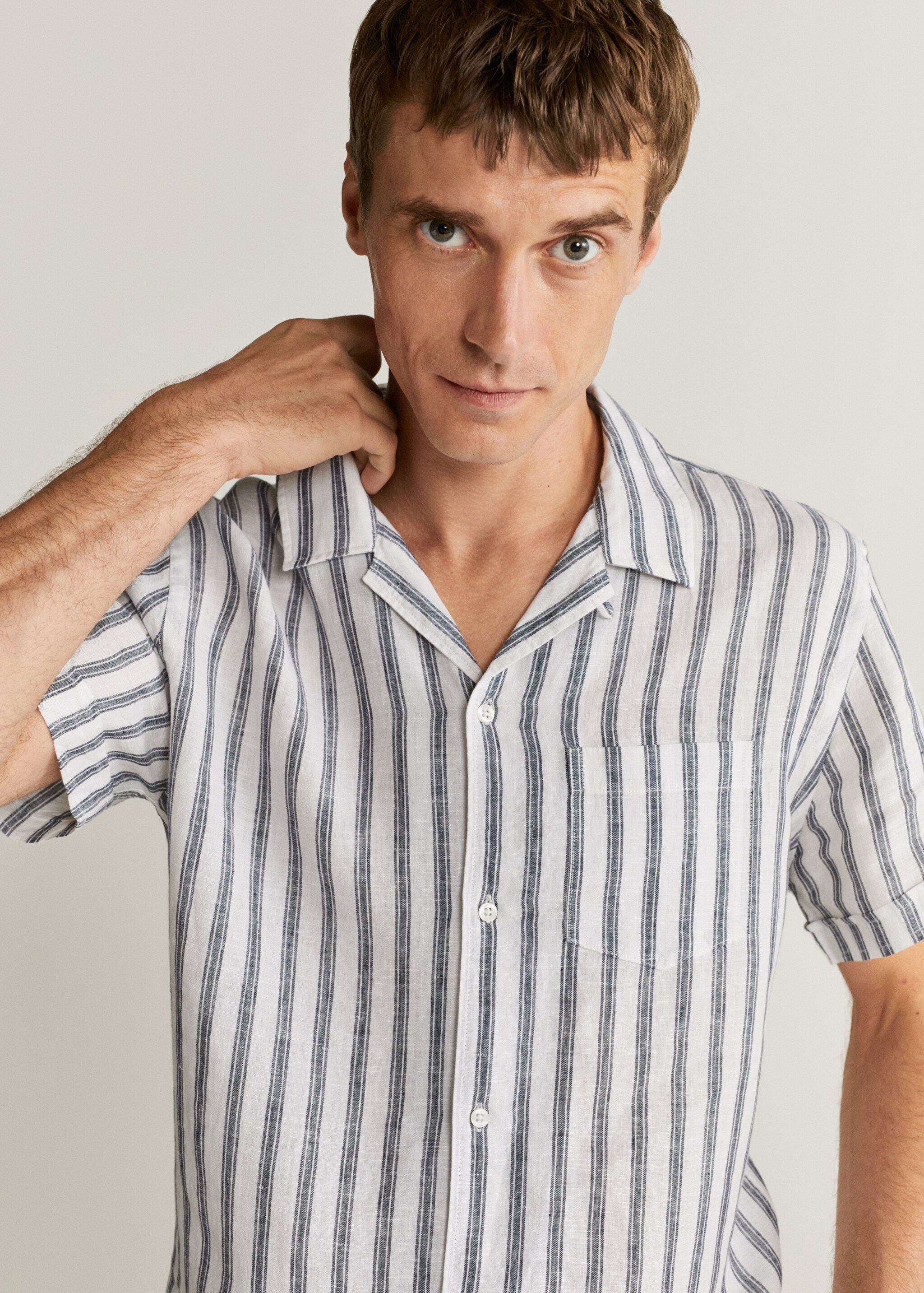 Camisa regular fit 100% lino rayas - Plano medio