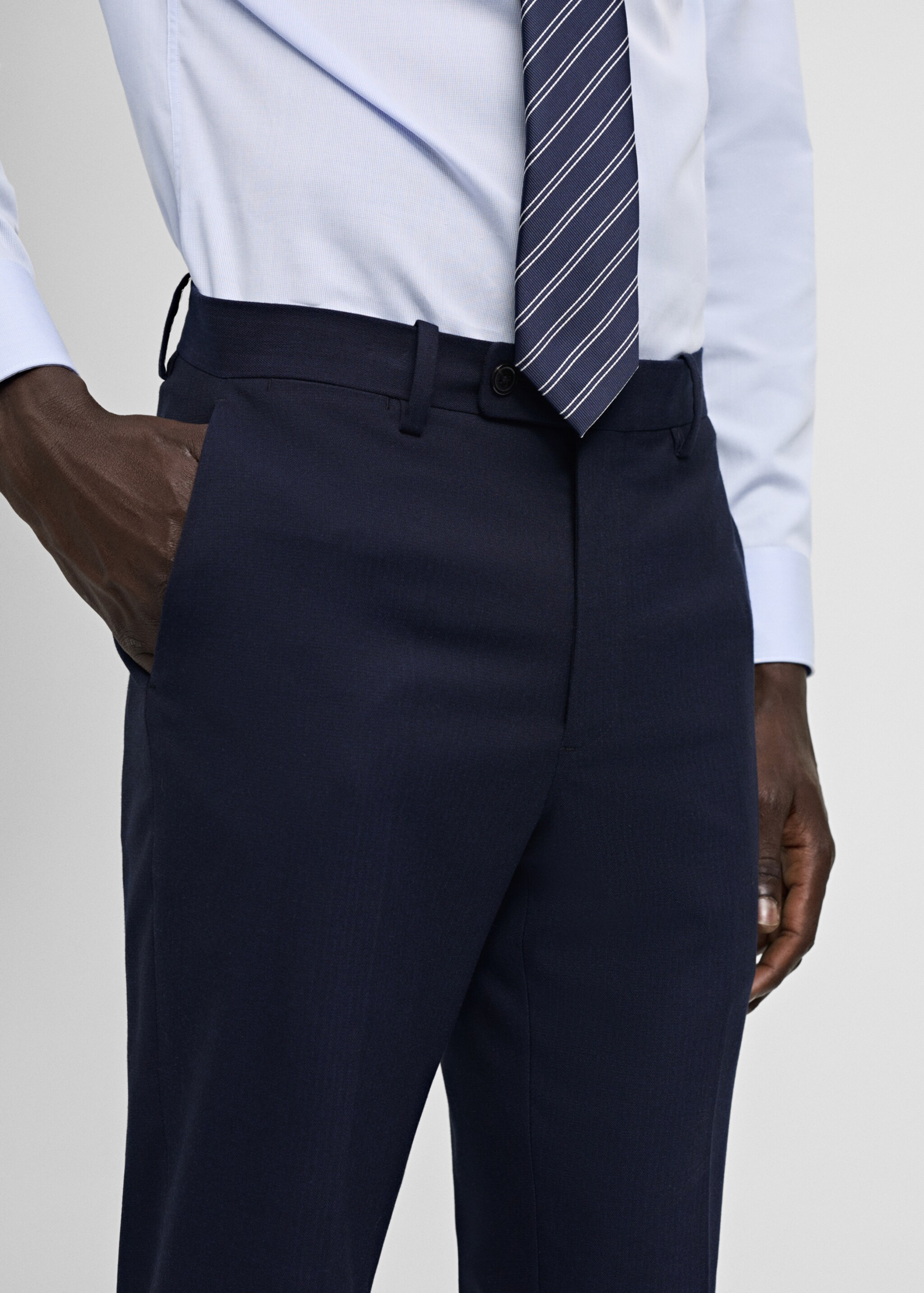 Stretch-fabric slim-fit suit trousers - Details of the article 6, Dark Navy. Ref: 77000573-00.