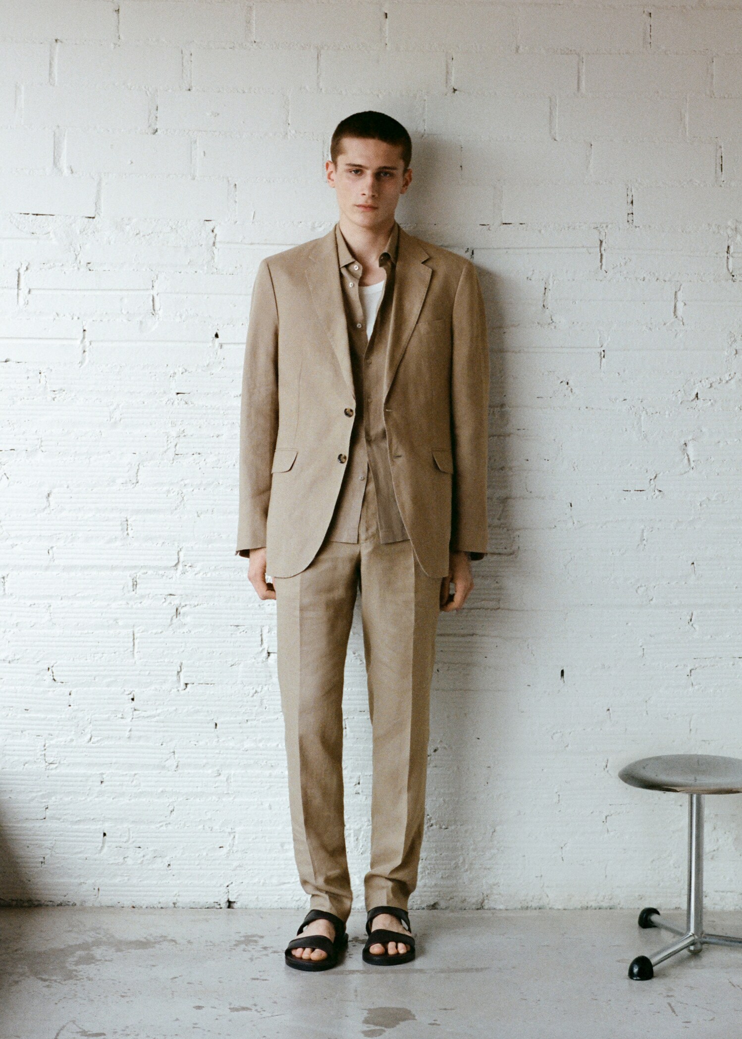 100% linen slim-fit suit trousers - Details of the article 5