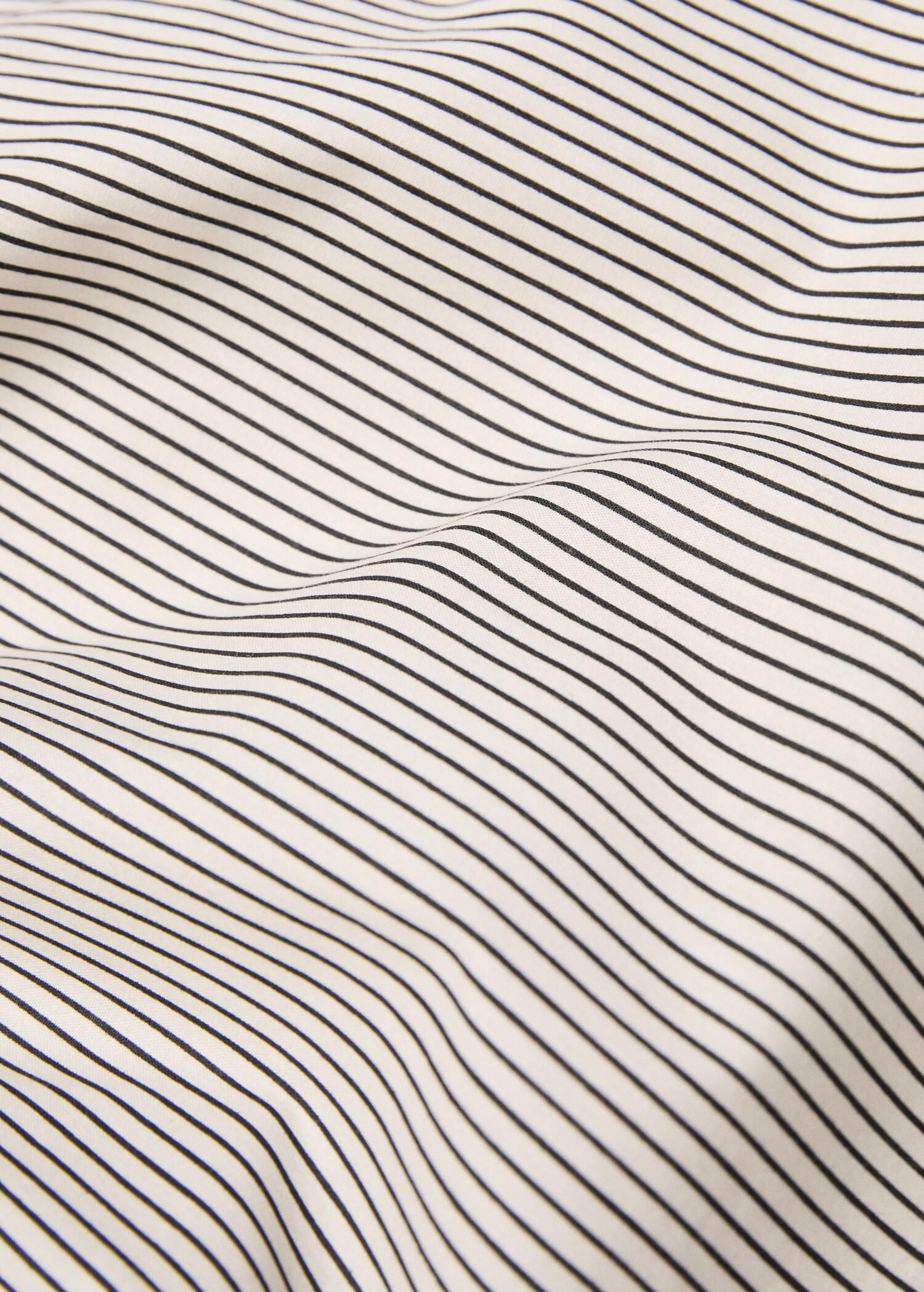 Multi-striped two-tone design duvet cover for king bed - Details of the article 2