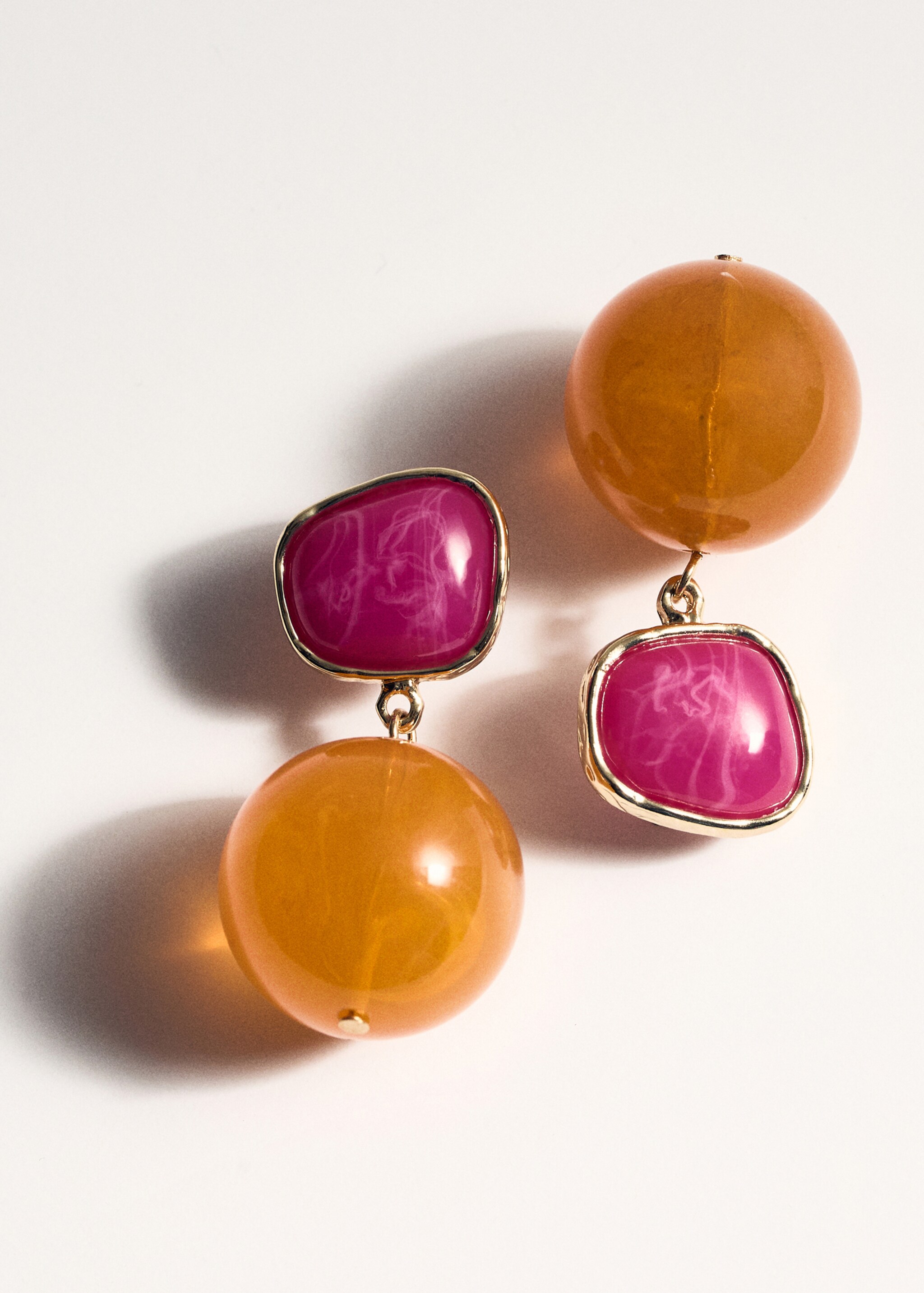 Beaded drop earrings - Details of the article 1, Fuchsia. Ref: 77000608-00.