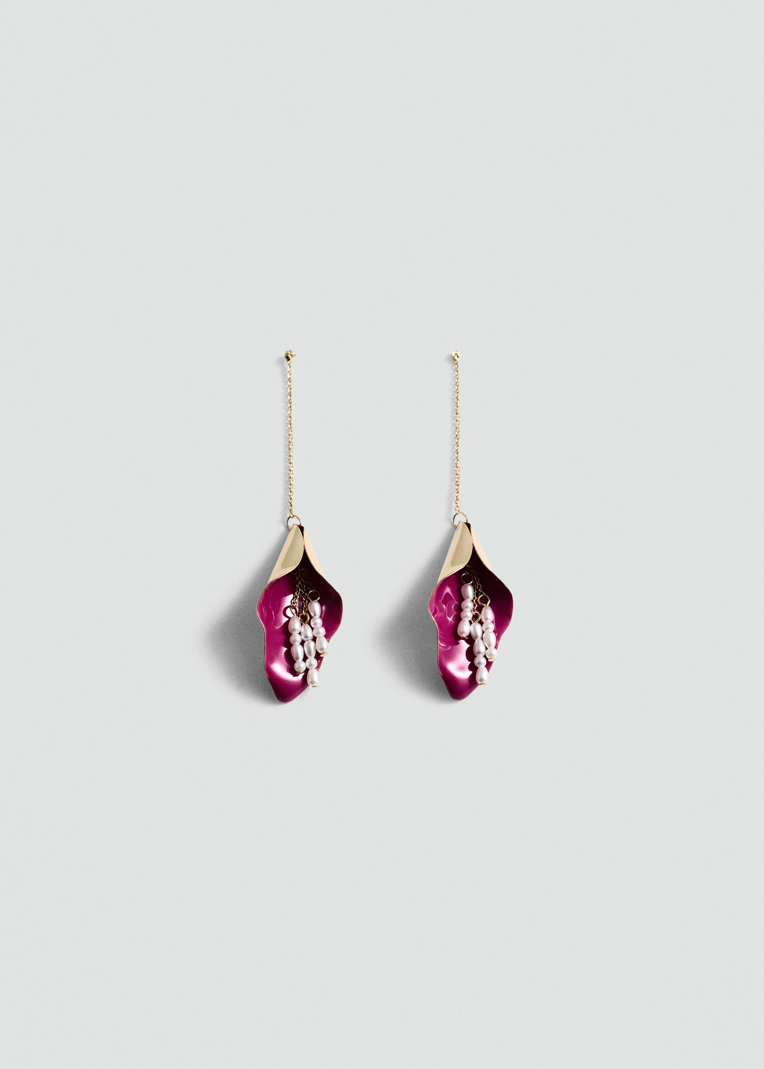 Long earrings with leaf design - Article without model