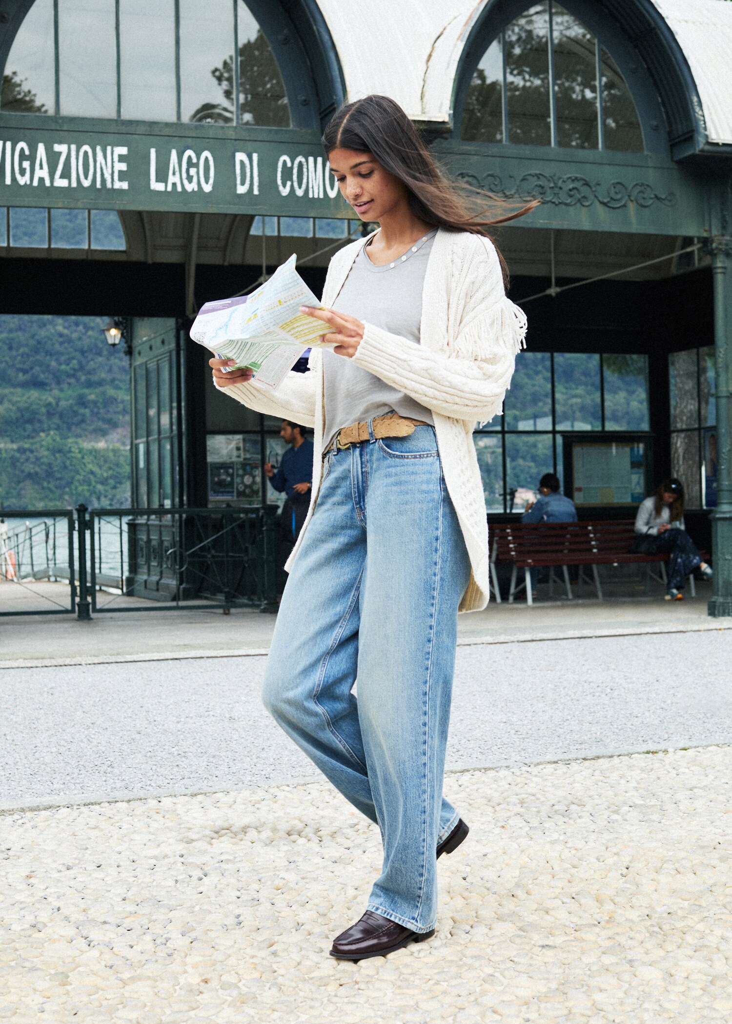Gerade Jeans mit mittlerem Bund - Detail des Artikels 5