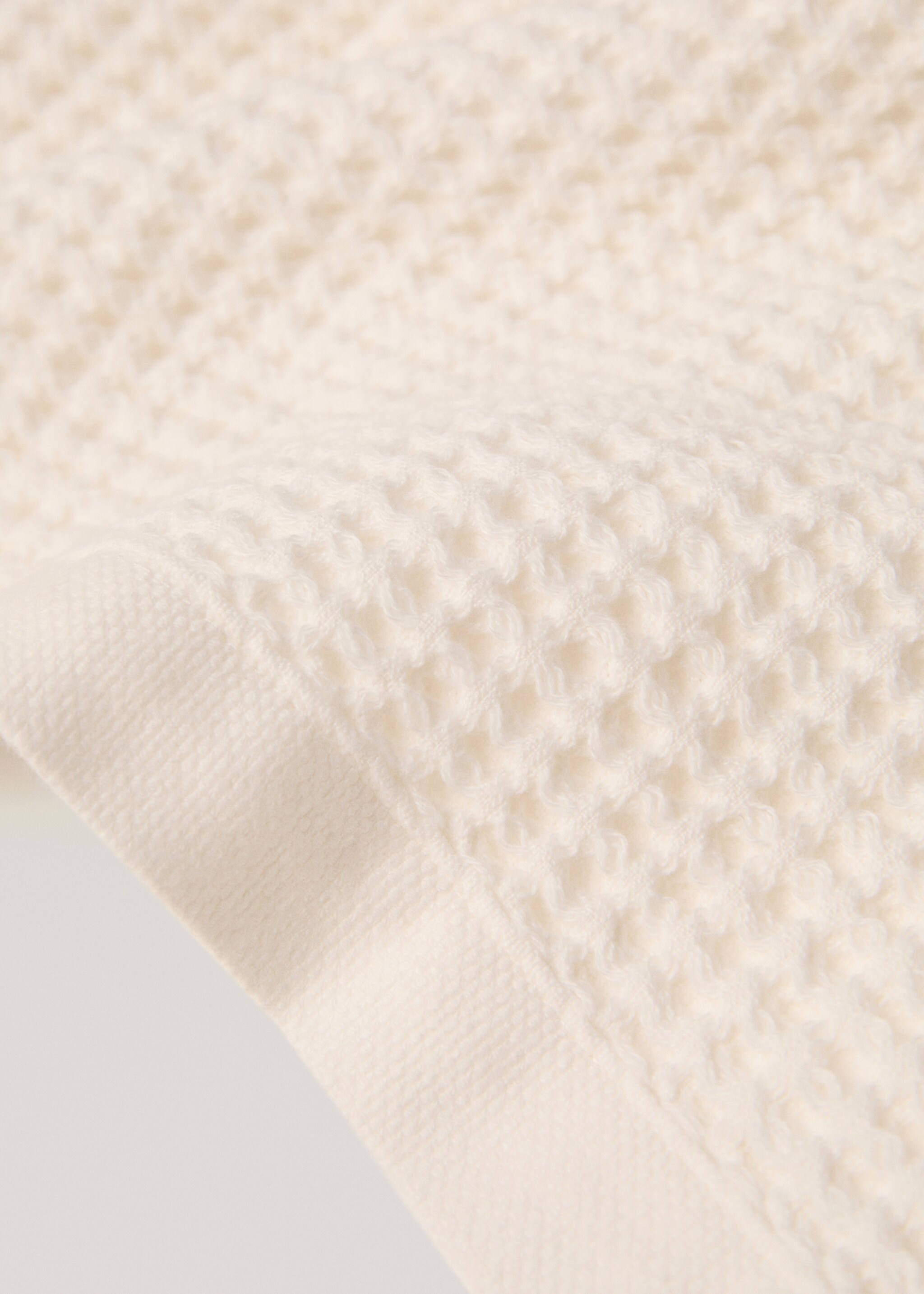 100% cotton waffle bath towel 90x150cm - Details of the article 2, Ecru. Ref: 77000648-00.