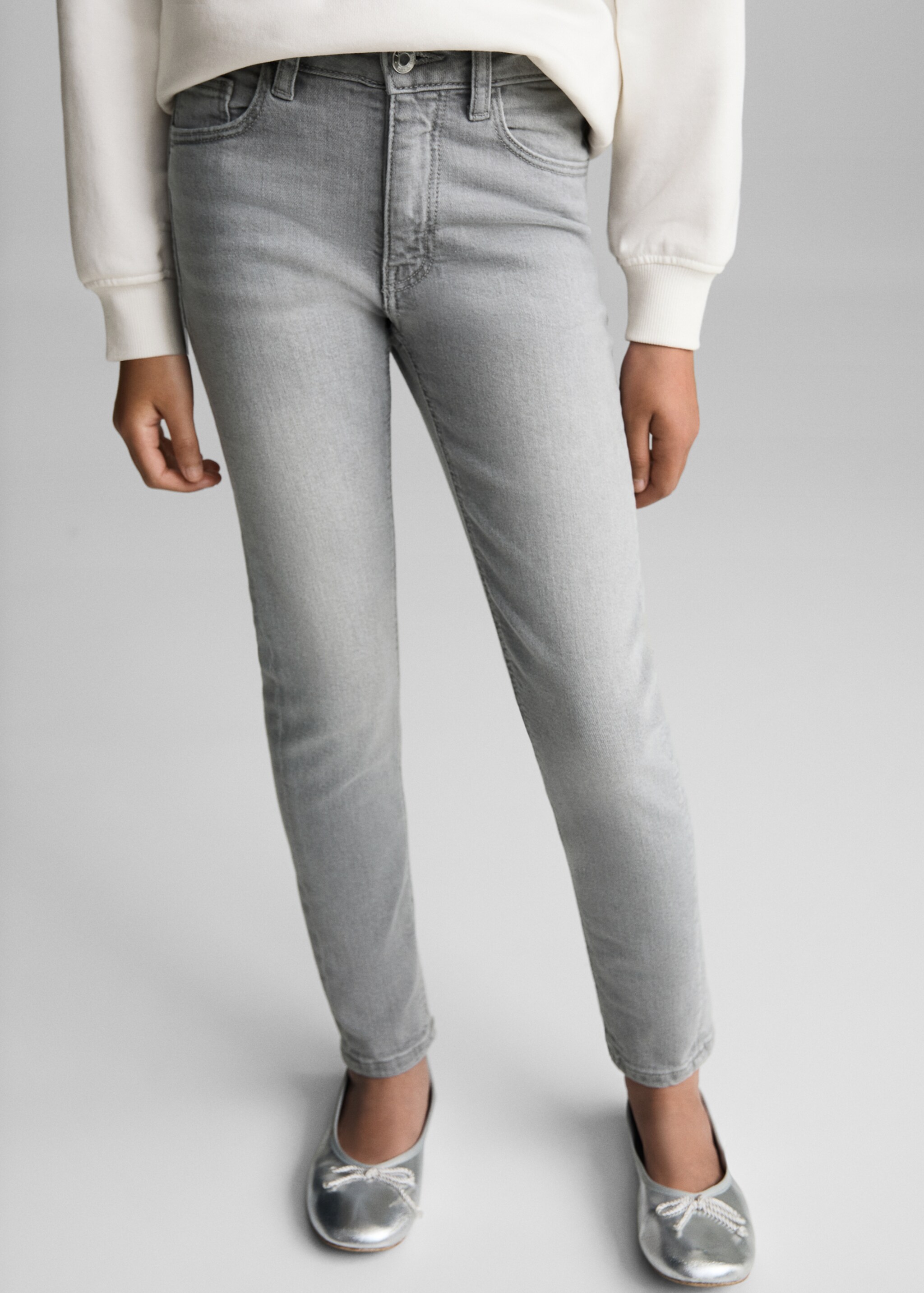 Skinny jeans - Details of the article 6, Denim Grey. Ref: 77001012-00.
