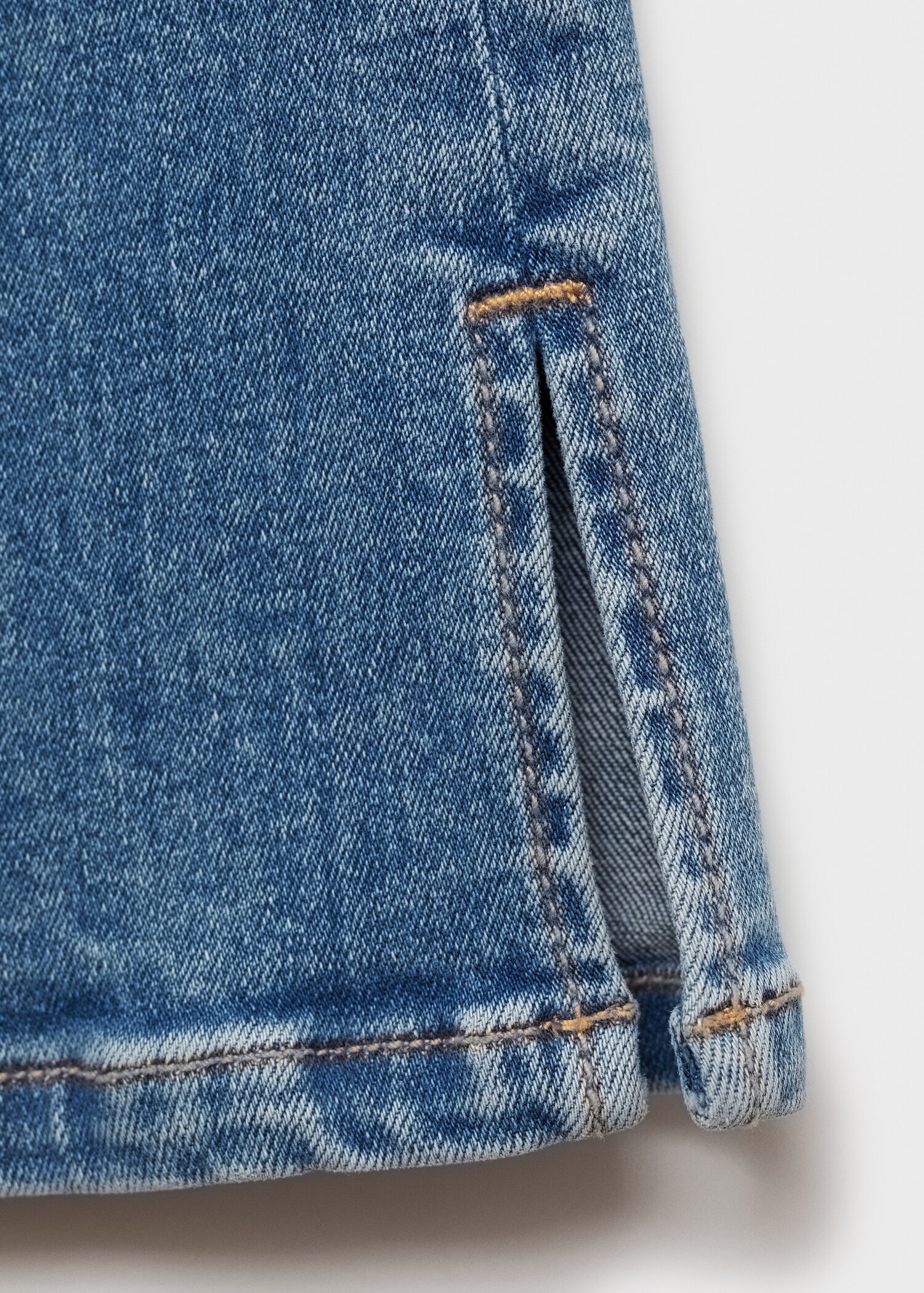 Flared Jeans mit Schlitz - Detail des Artikels 0
