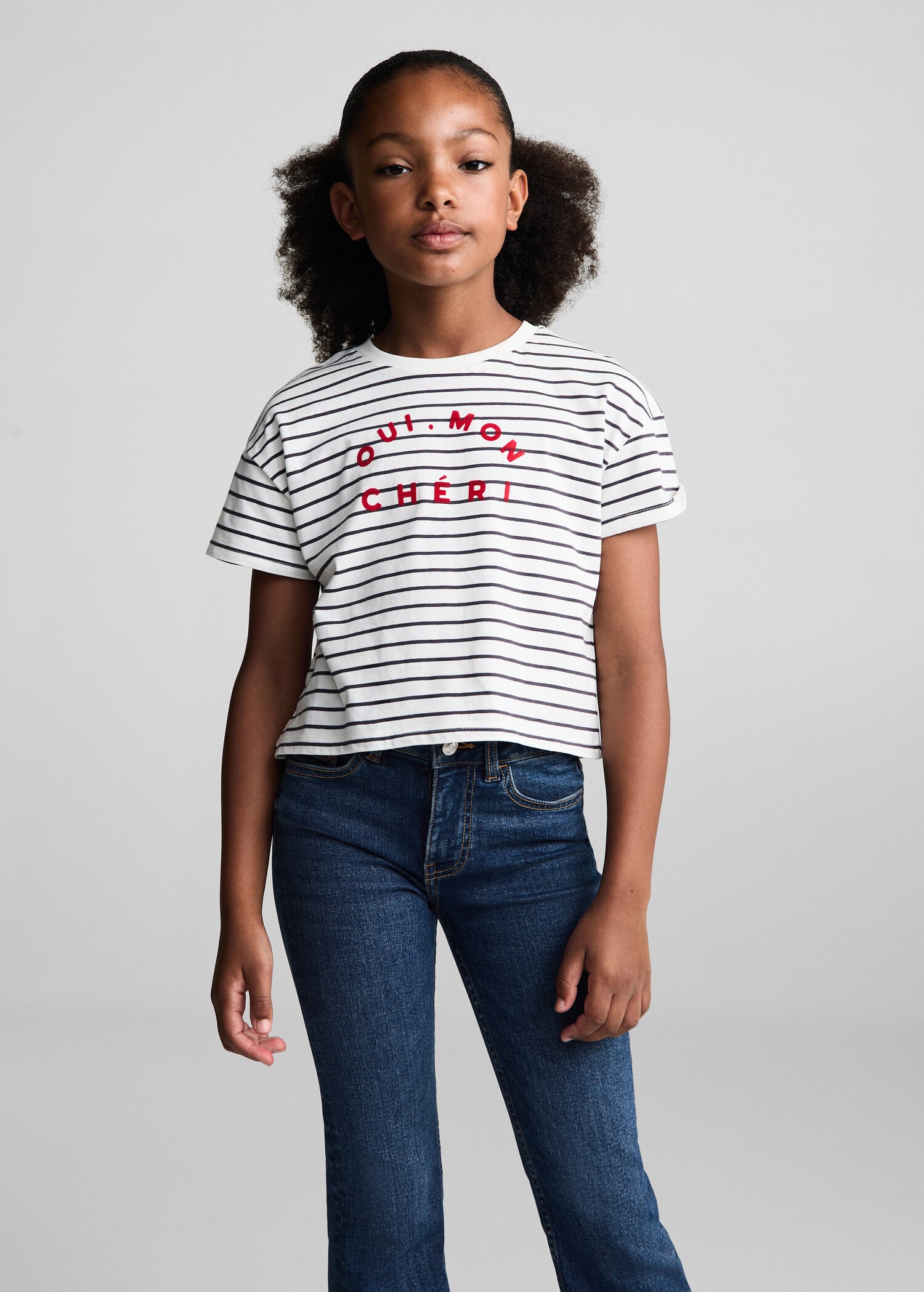 Flared Jeans mit Schlitz - Mittlere Ansicht