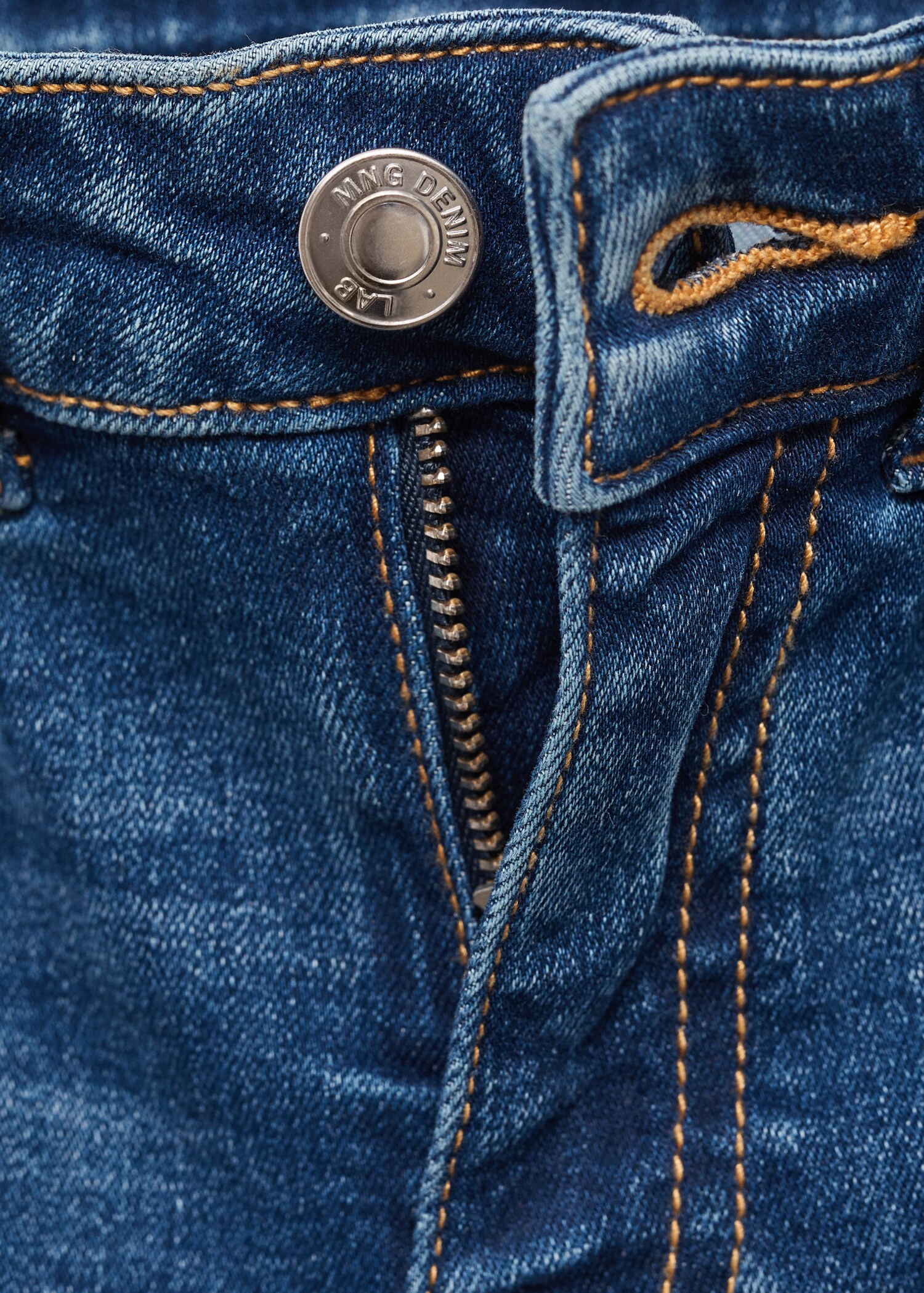 Flared Jeans mit Schlitz - Detail des Artikels 8