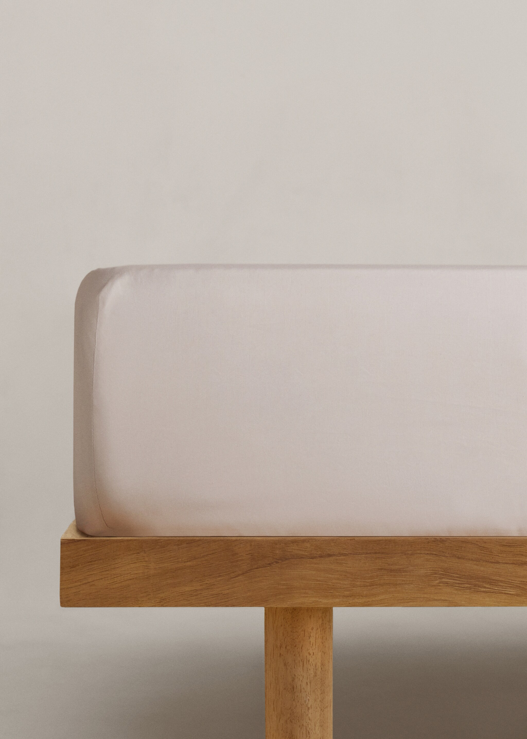 100% cotton fitted sheet for 180cm bed - Article without model, Beige. Ref: 77001031-00.