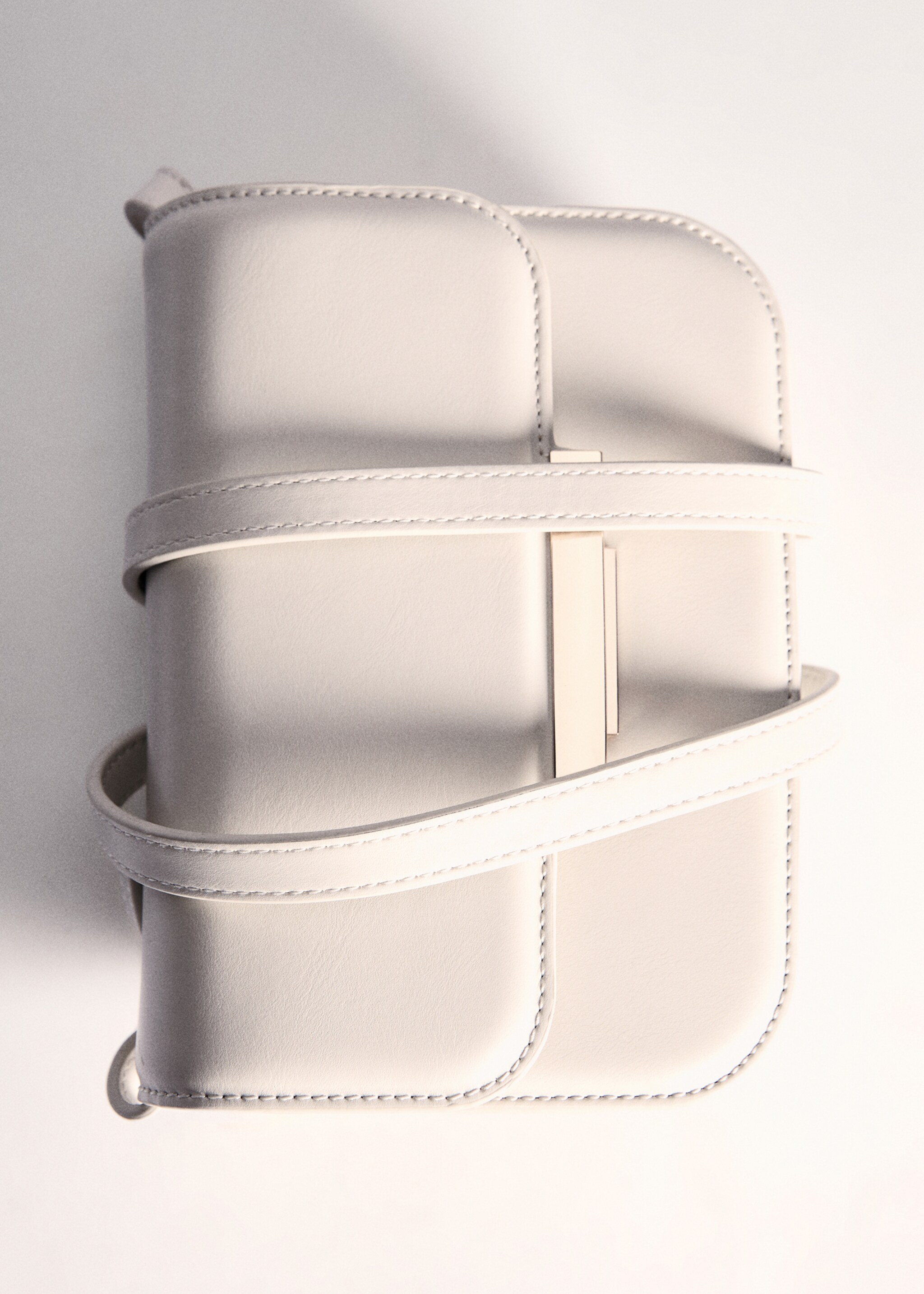 Crossbody bag with flap - Details of the article 5, Off White. Ref: 77002012-00.
