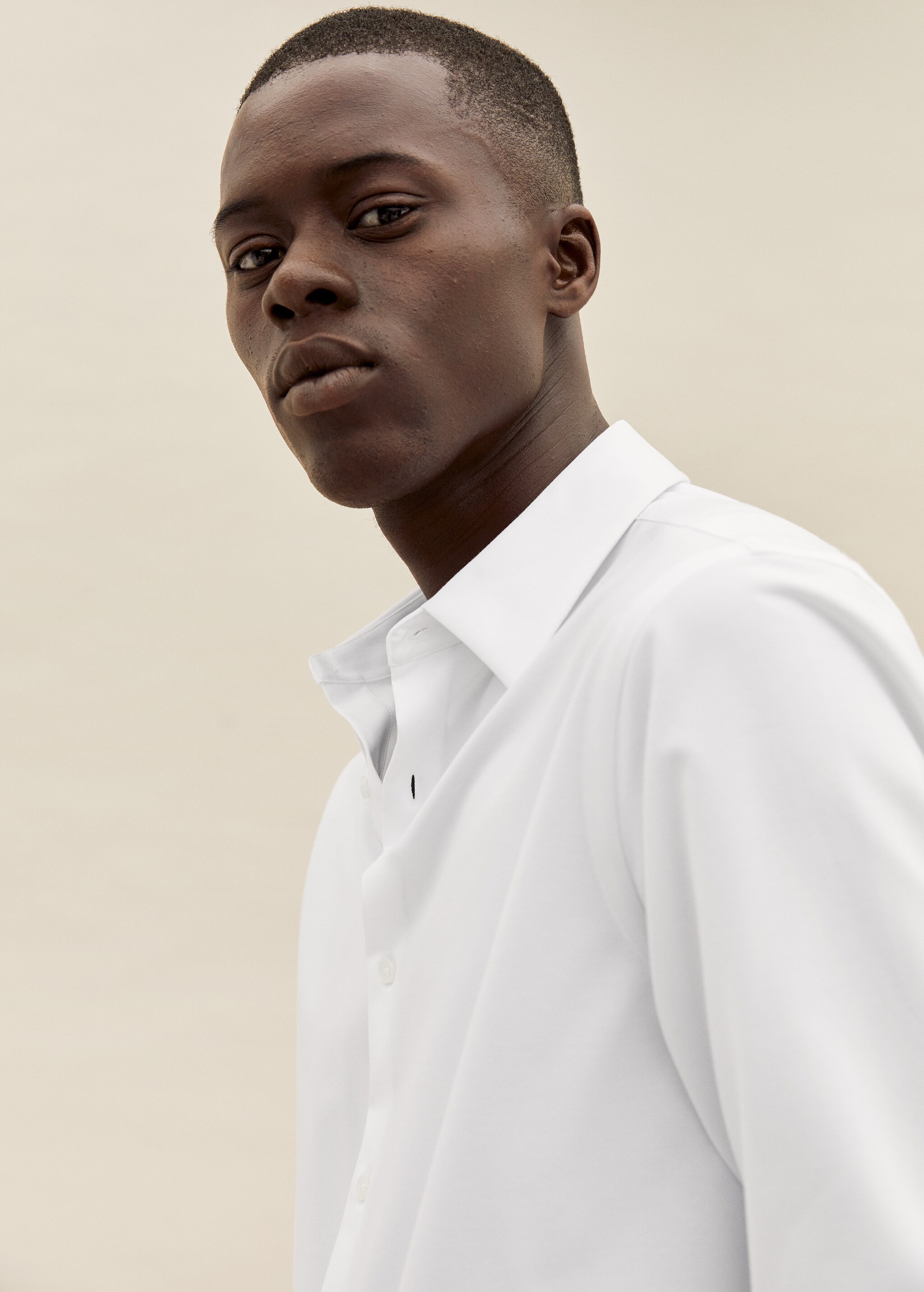Camisa técnica regular fit - Detalle del artículo 4