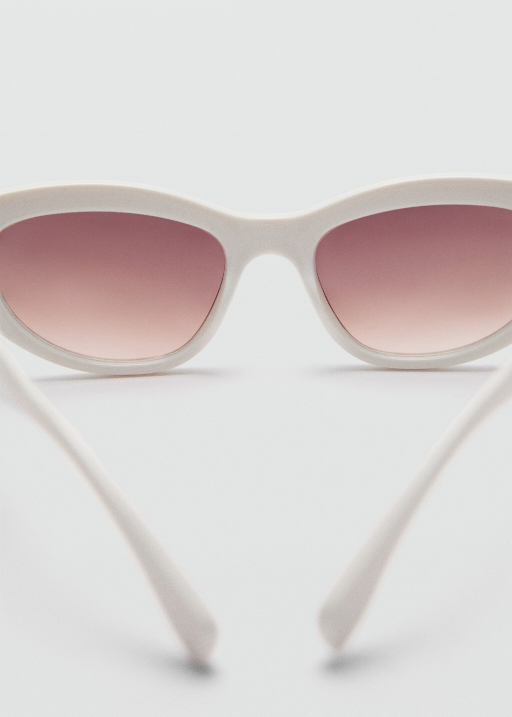 Resin frame sunglasses - Details of the article 1
