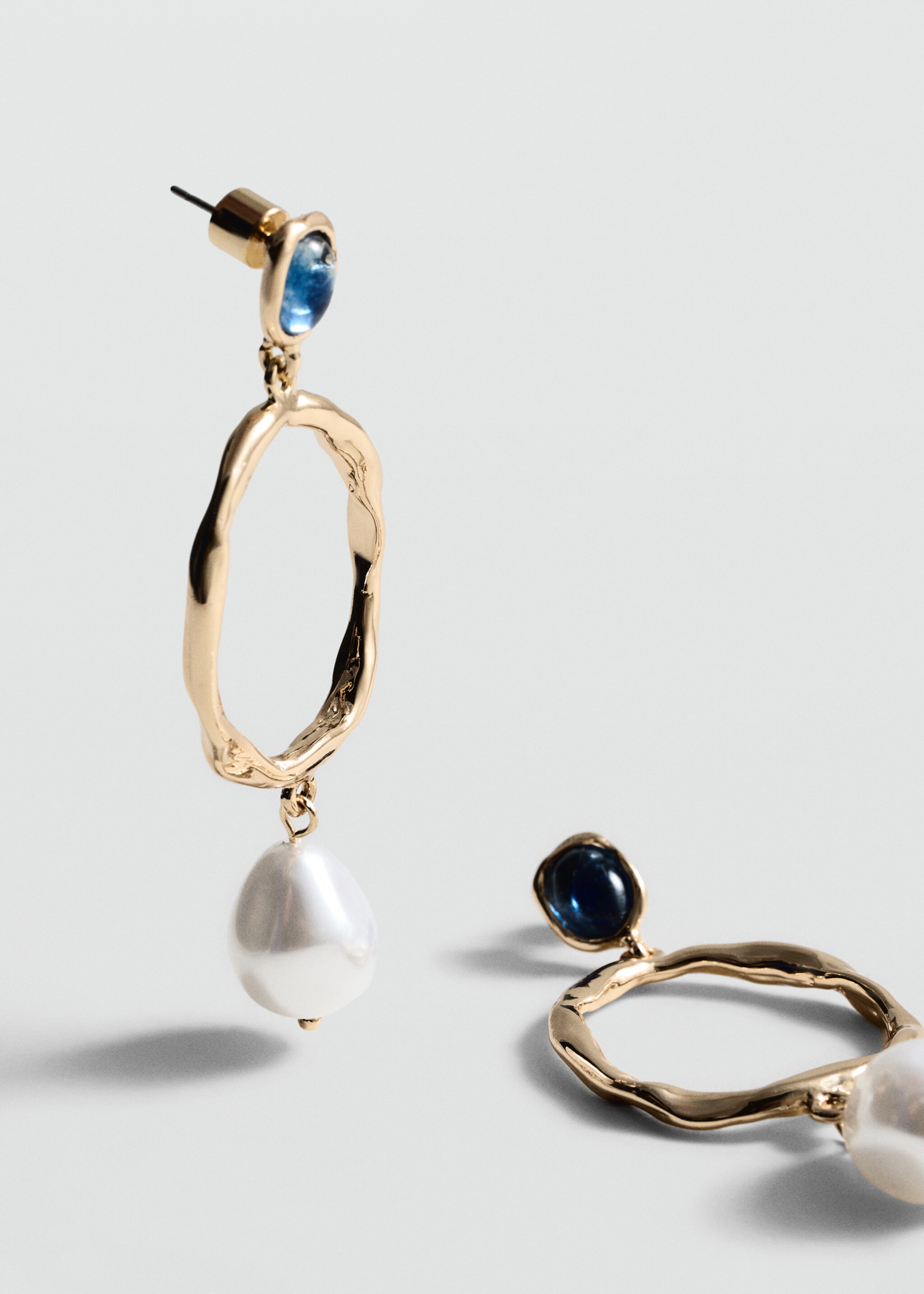 Long beaded earrings - Medium plane, Gold. Ref: 77002555-00.