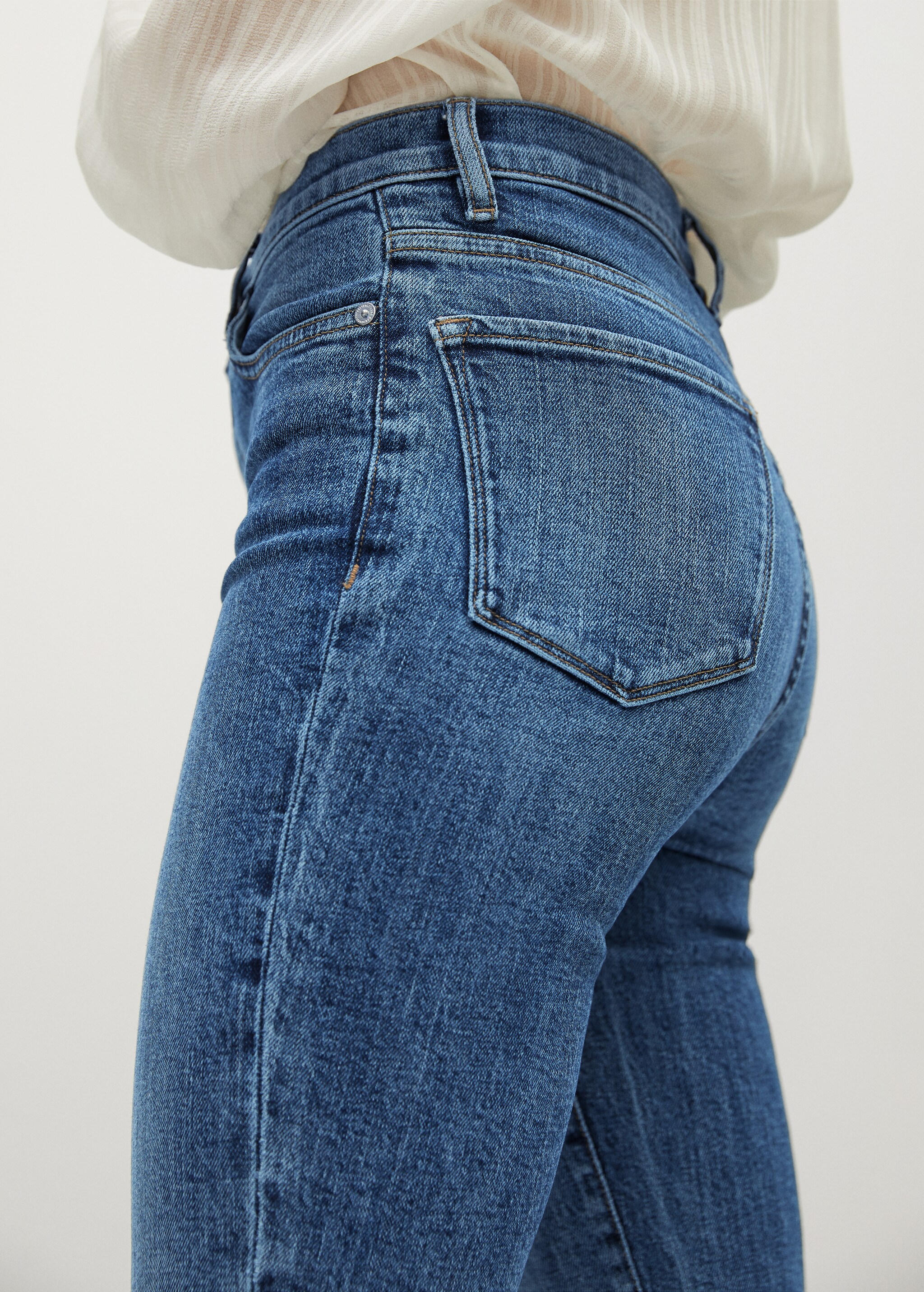 Kurze Flared-Jeans - Detail des Artikels 1