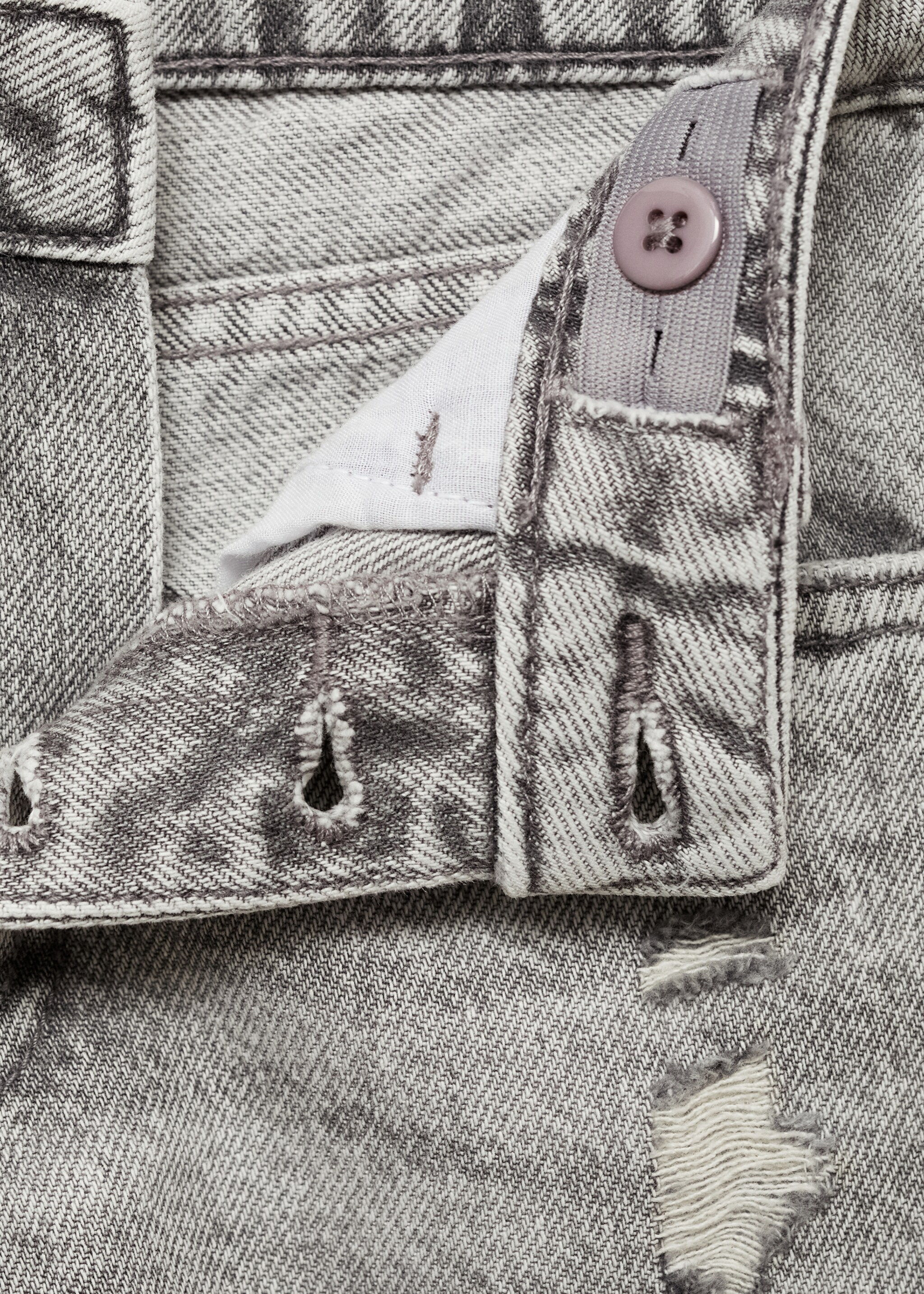 Mom-fit jeans - Details of the article 8, Denim Grey. Ref: 77003275-00.