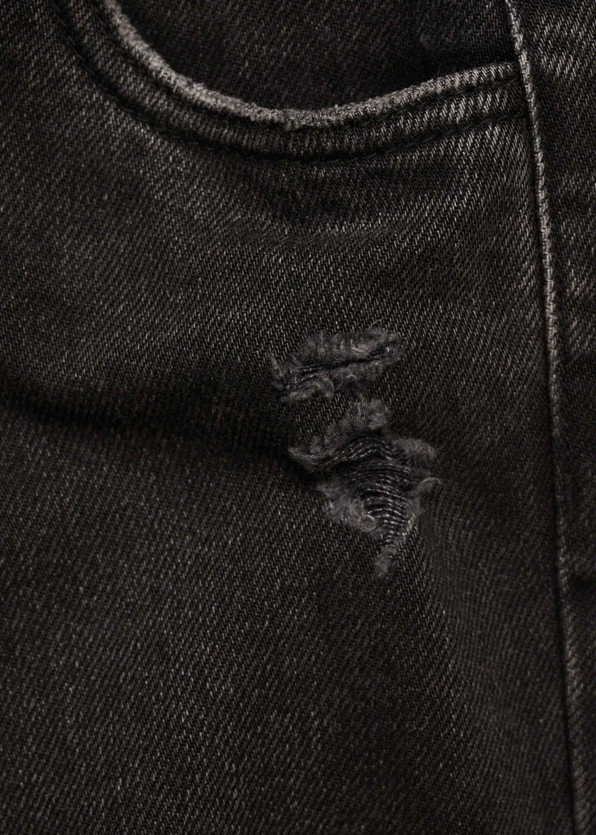 Mom-fit jeans - Details of the article 8, Black denim. Ref: 77003275-00.