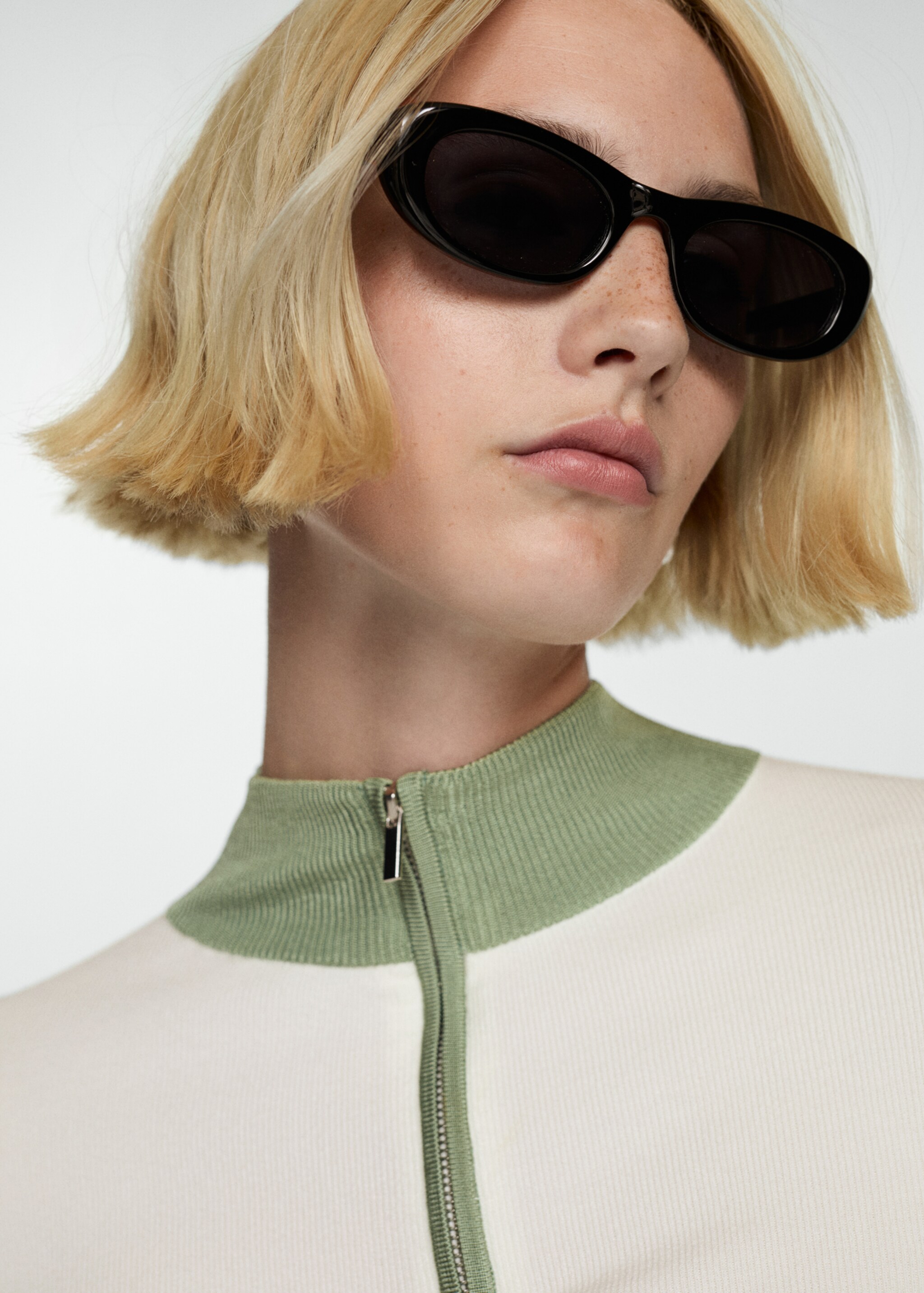 Zip neck jumper - Details of the article 1, Pastel Green. Ref: 77004016-00.