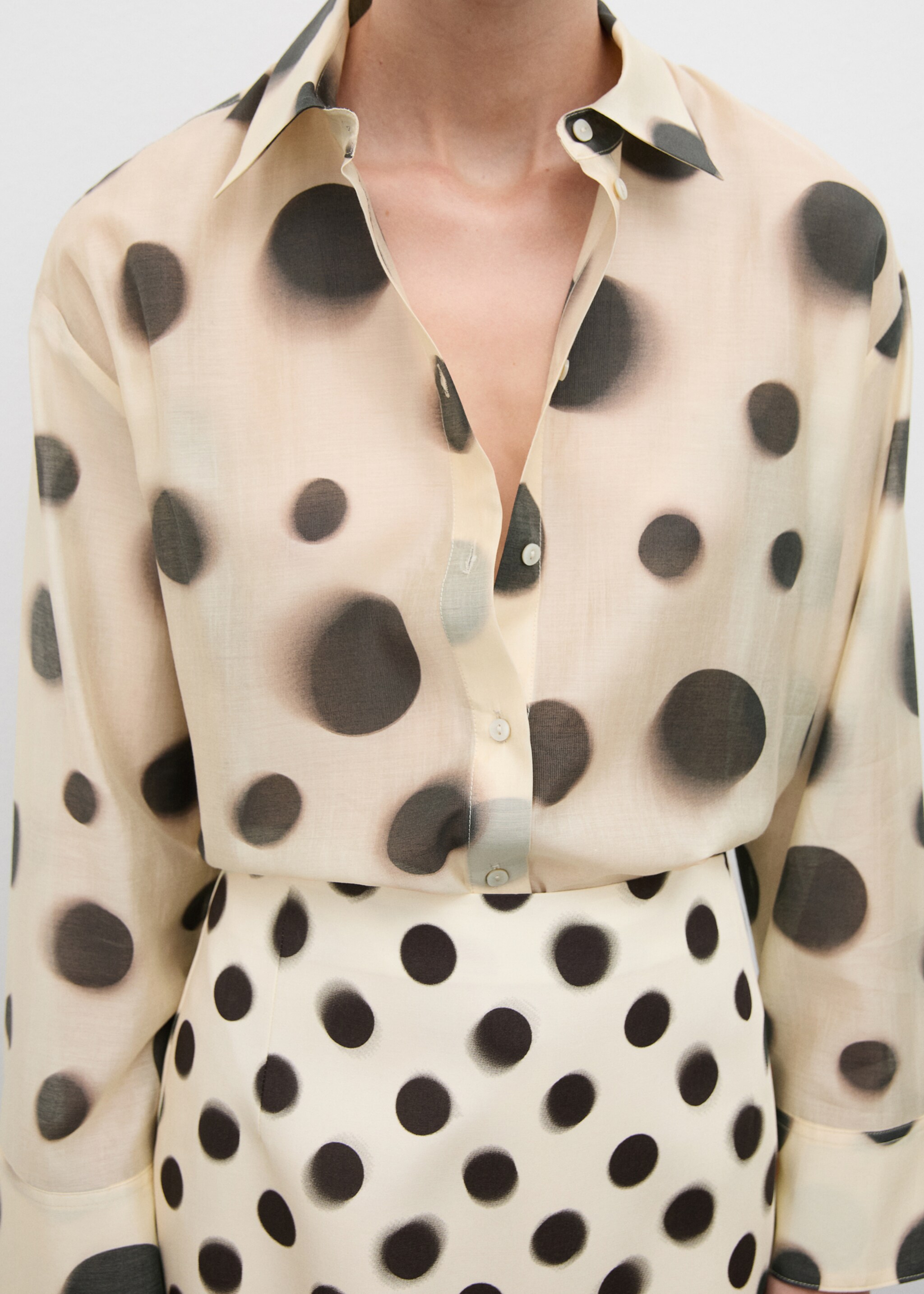 Lyocell-Hemd mit Polka Dots - Mittlere Ansicht