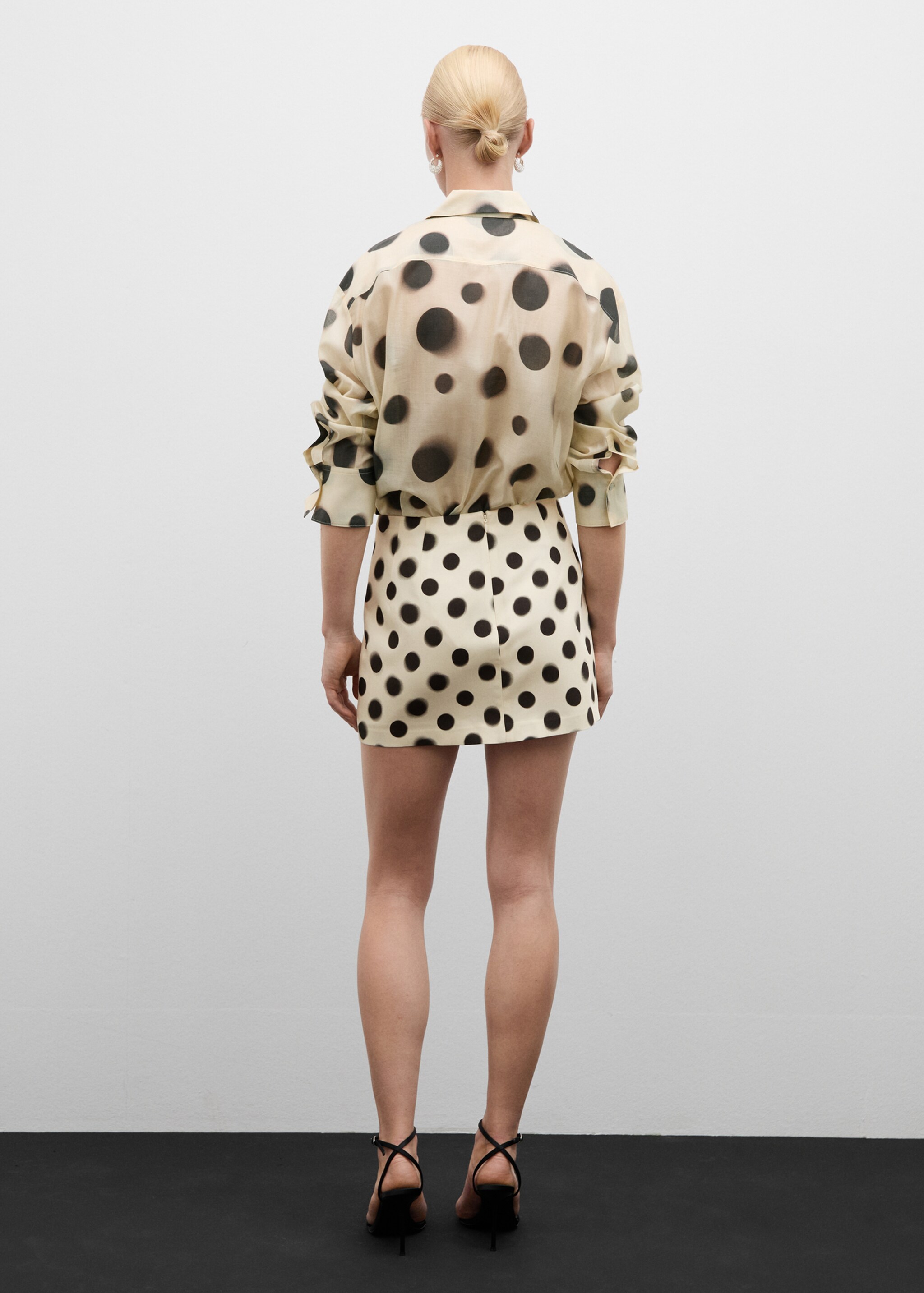 Lyocell-Hemd mit Polka Dots - Rückseite des Artikels