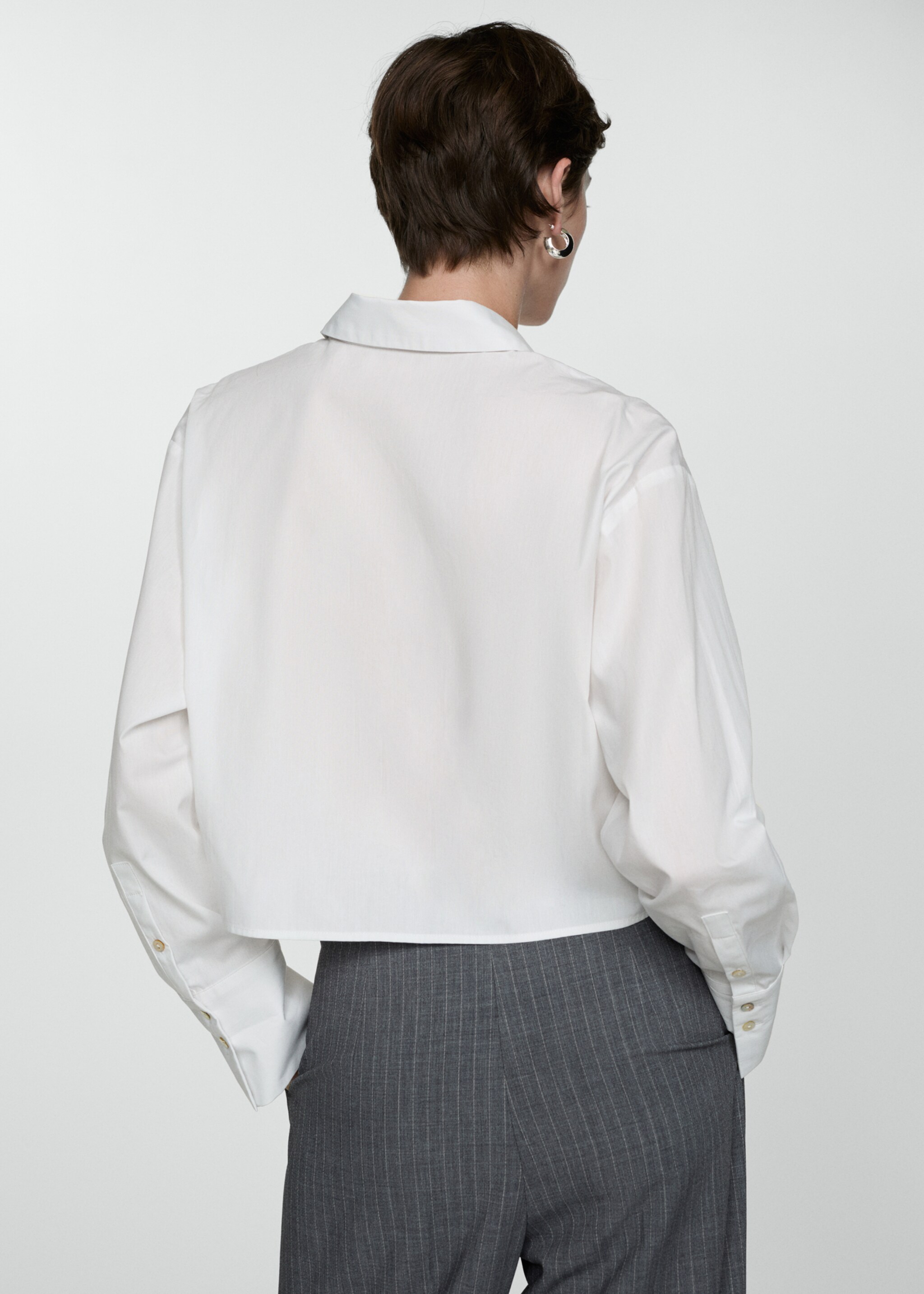 Crop blouse met zak - Achterkant van het artikel, Gebroken wit. Ref: 77004029-00.