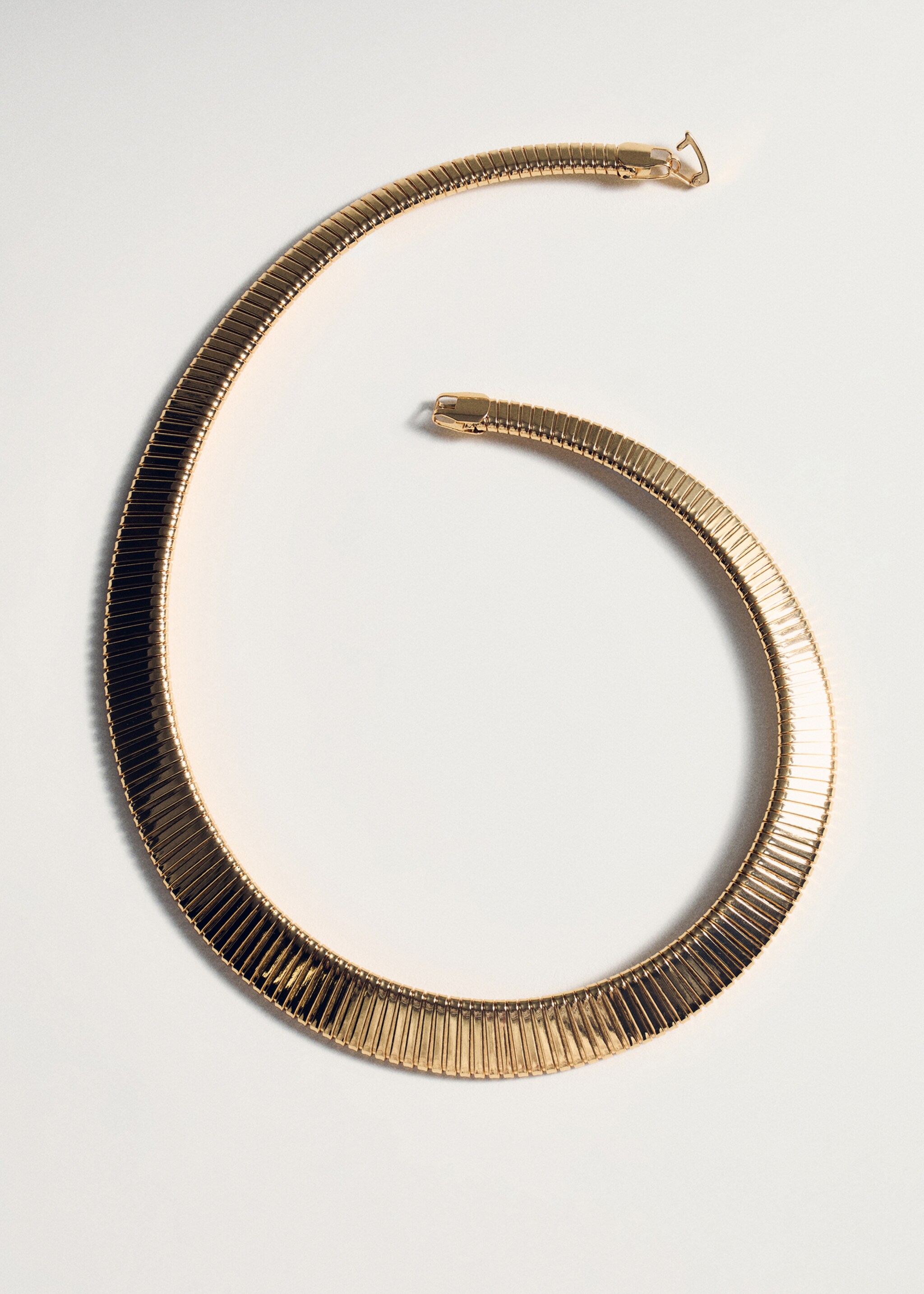 Rigid necklace - Details of the article 5, Gold. Ref: 77004074-00.