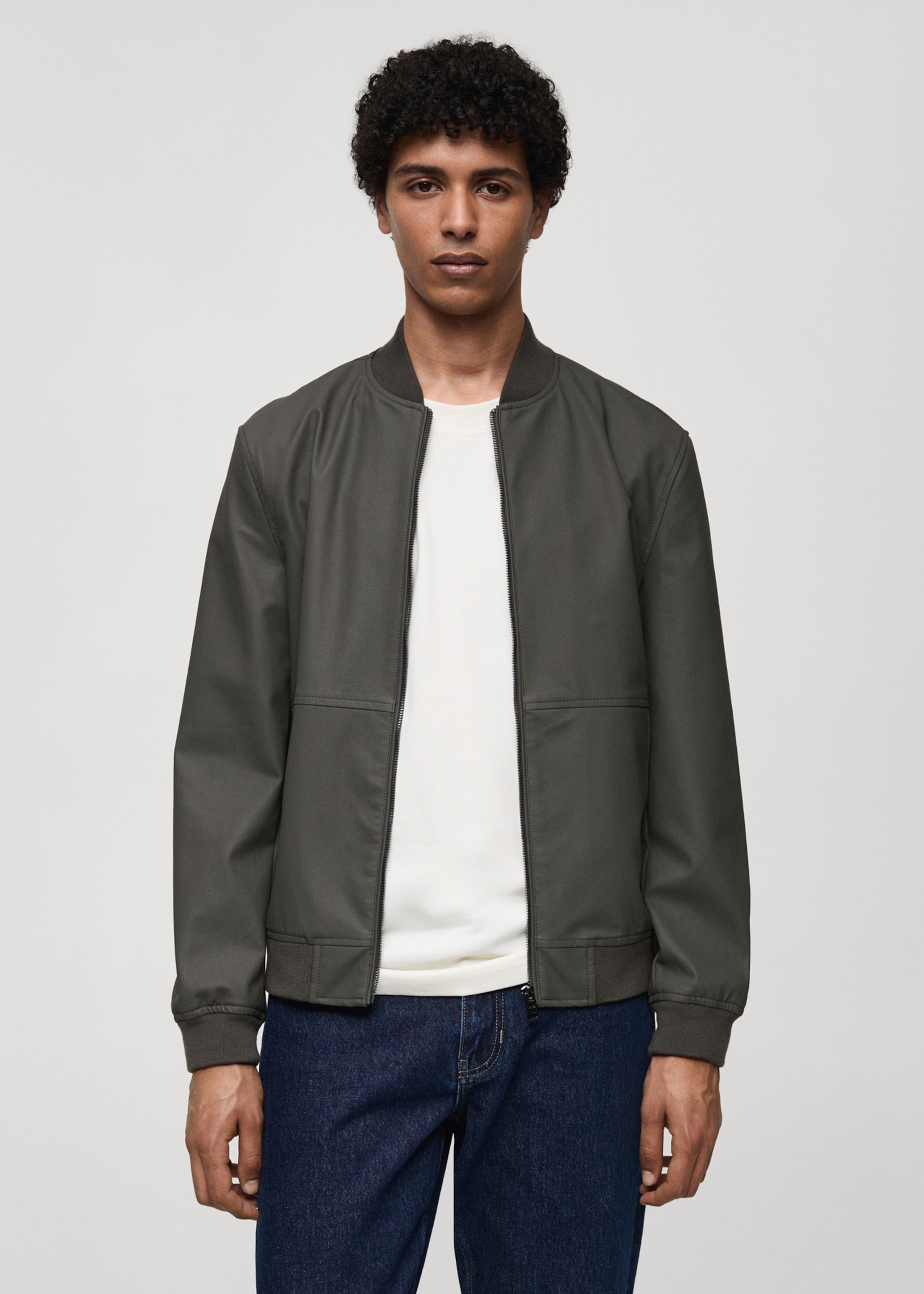 Chaqueta bomber efecto piel - Plano medio, Gris. Ref: 77004440-00.