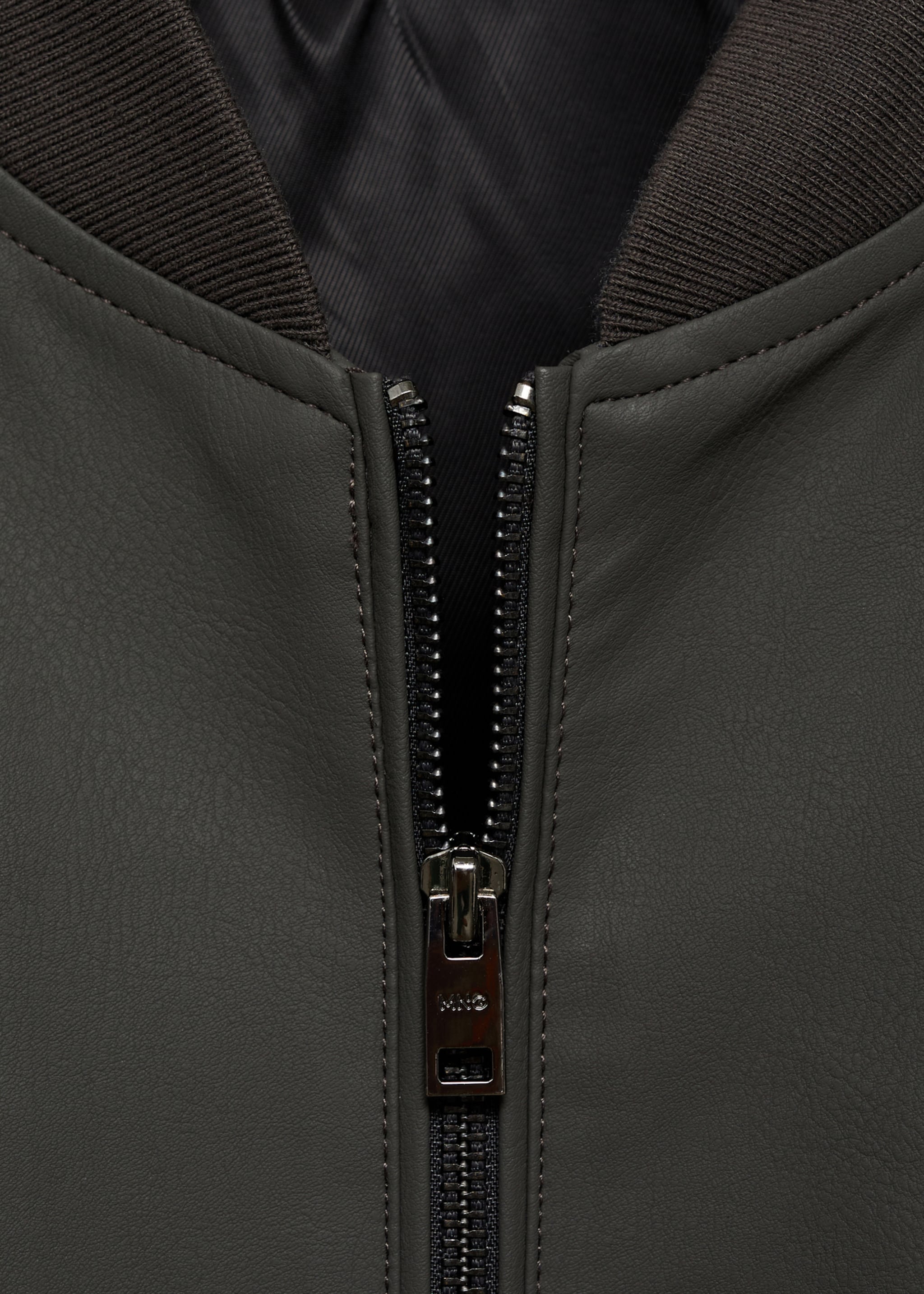 Chaqueta bomber efecto piel - Detalle del artículo 0, Gris. Ref: 77004440-00.