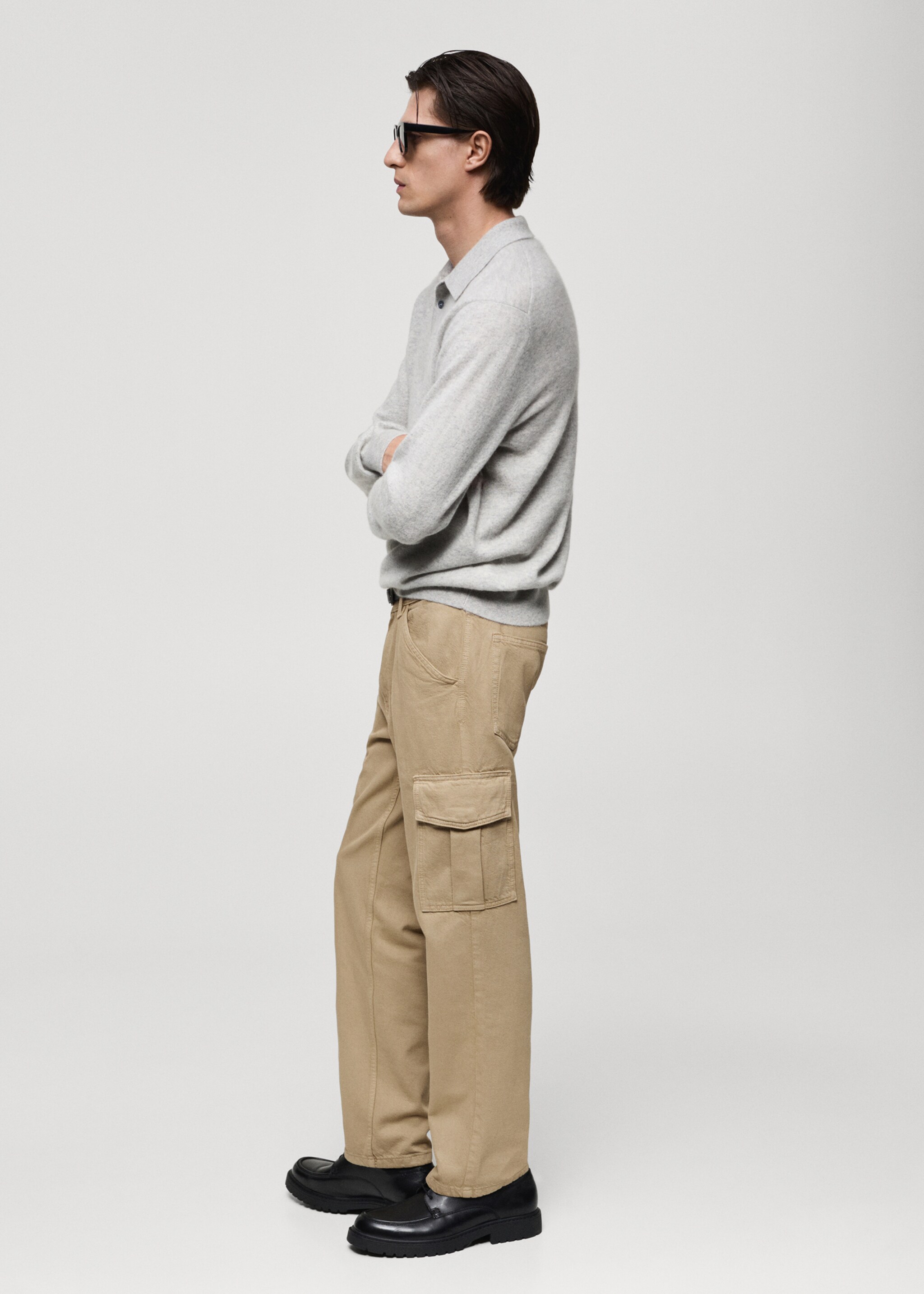 Straight-fit cargo jeans - Details of the article 2, Khaki. Ref: 77004446-00.