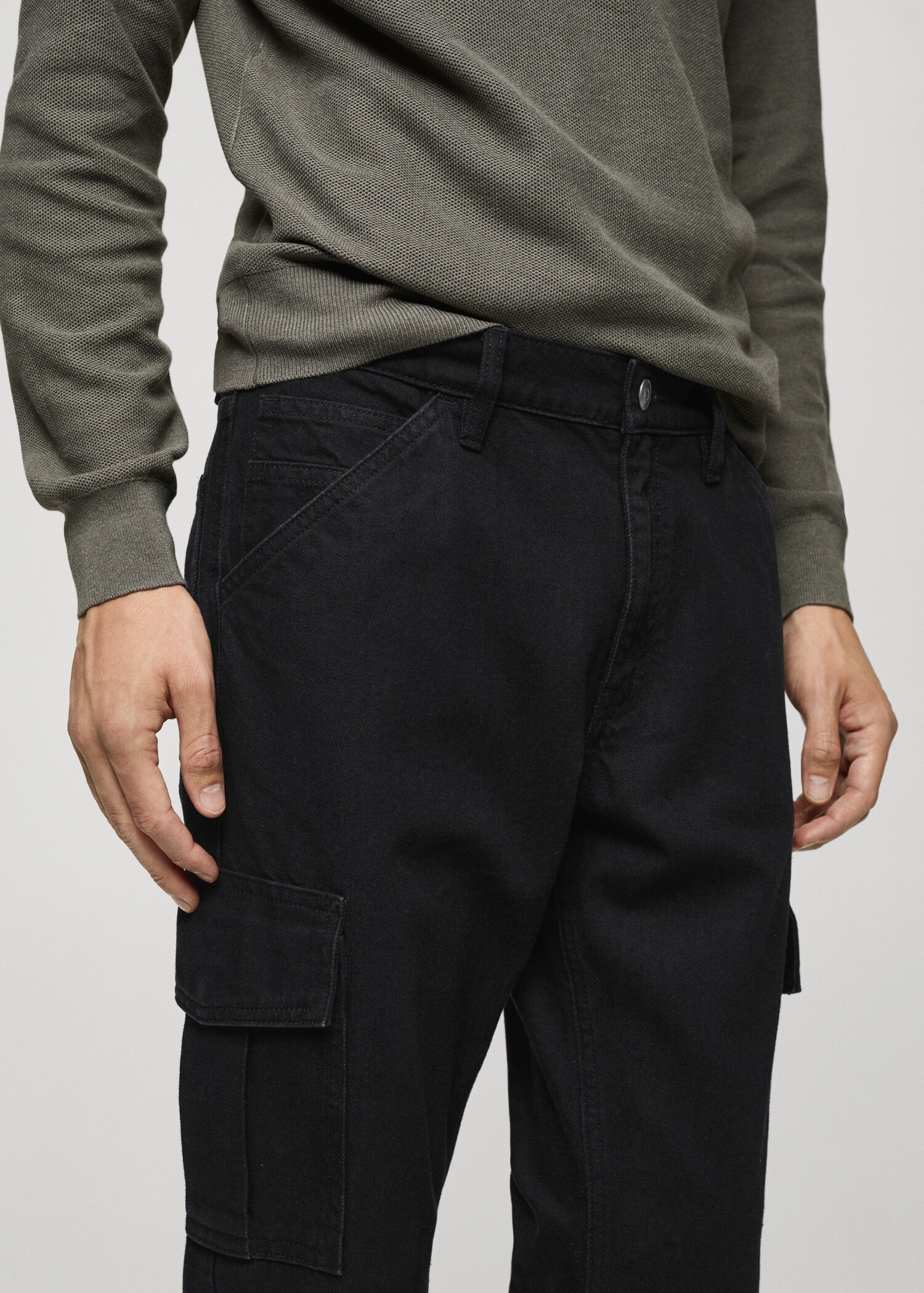 Straight-fit cargo jeans - Details of the article 1