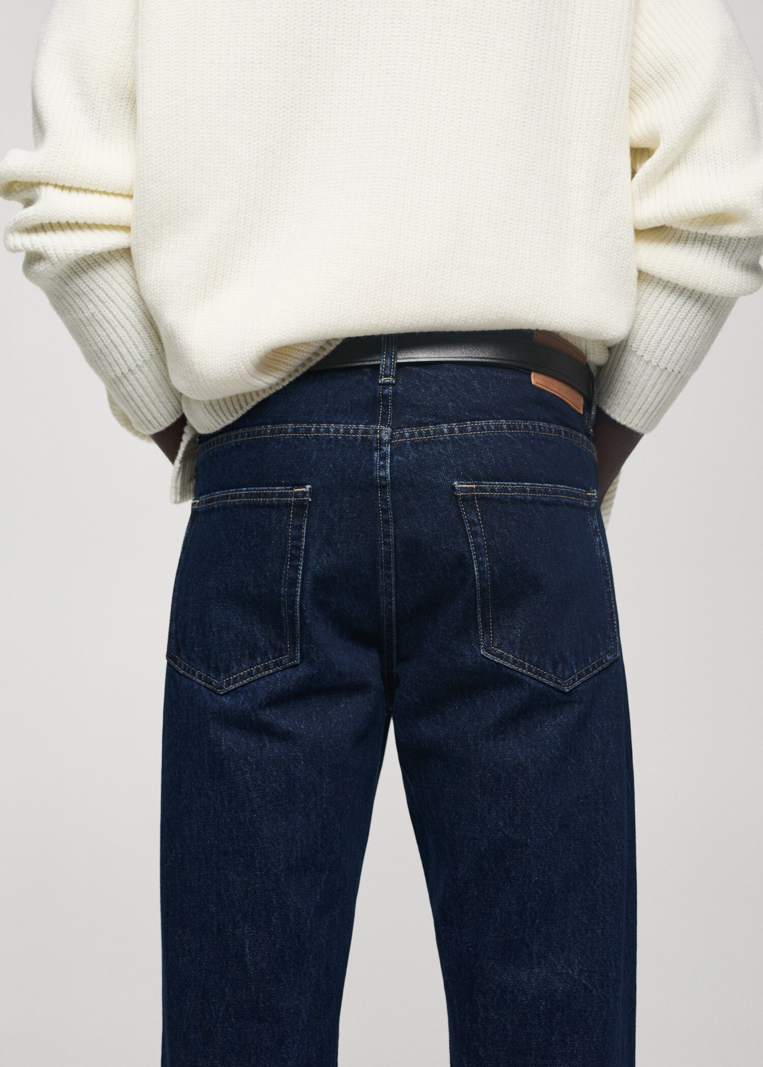 Regular Fit Jeans Bob mit dunkler Waschung - Detail des Artikels 6