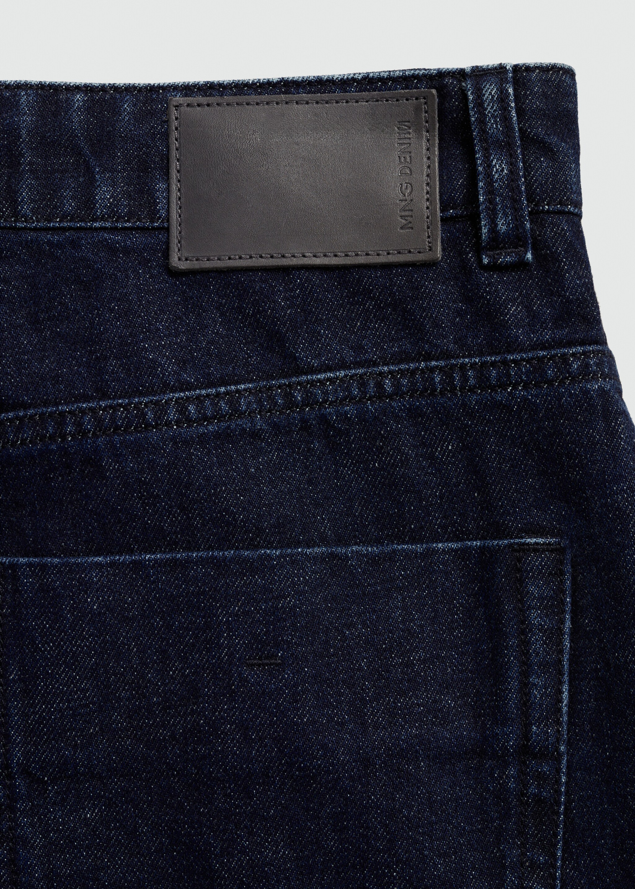Relaxed Fit-Jeans mit dunkler Waschung - Detail des Artikels 0