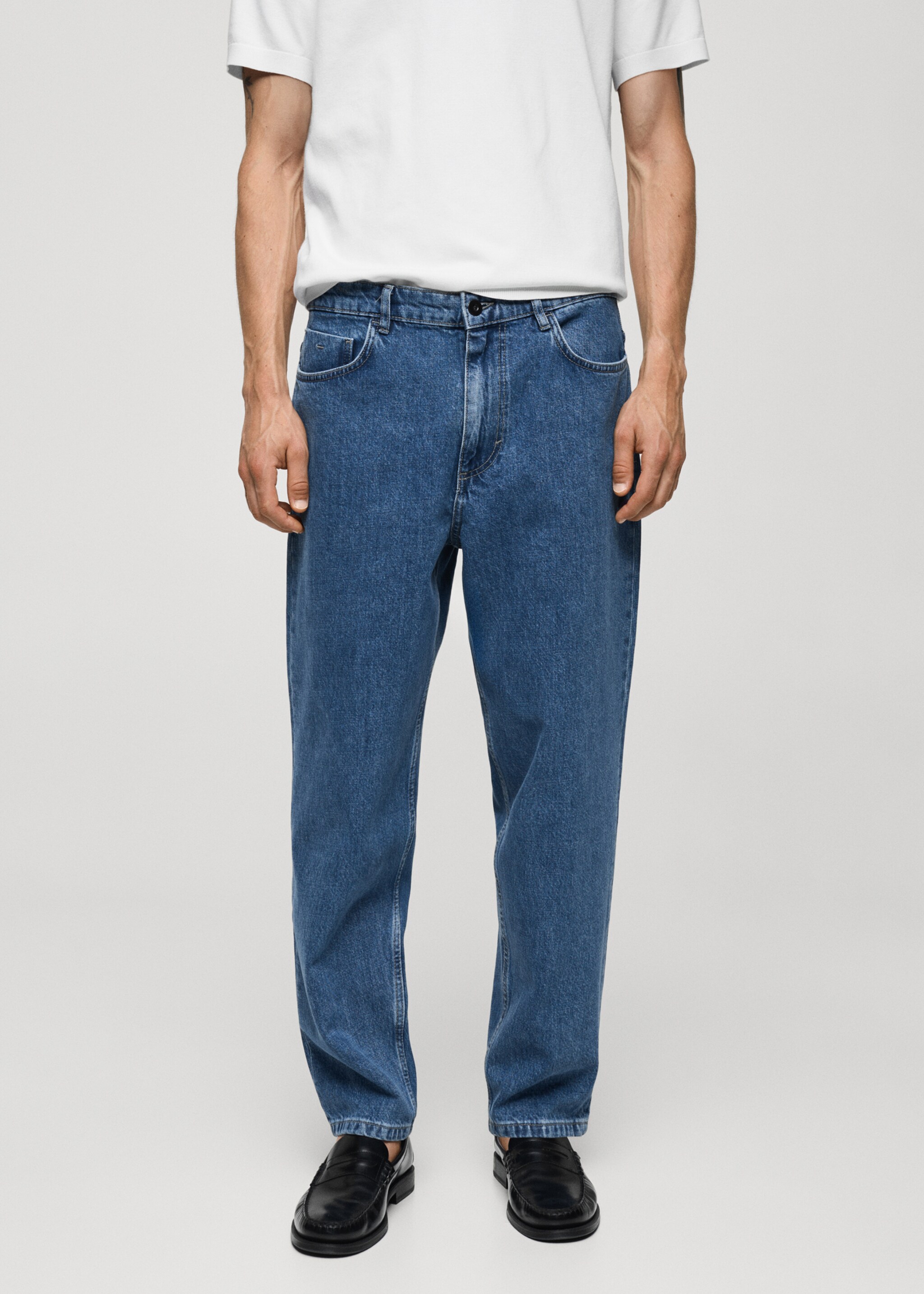 Krótkie jeansy relaxed fit - Plan średni