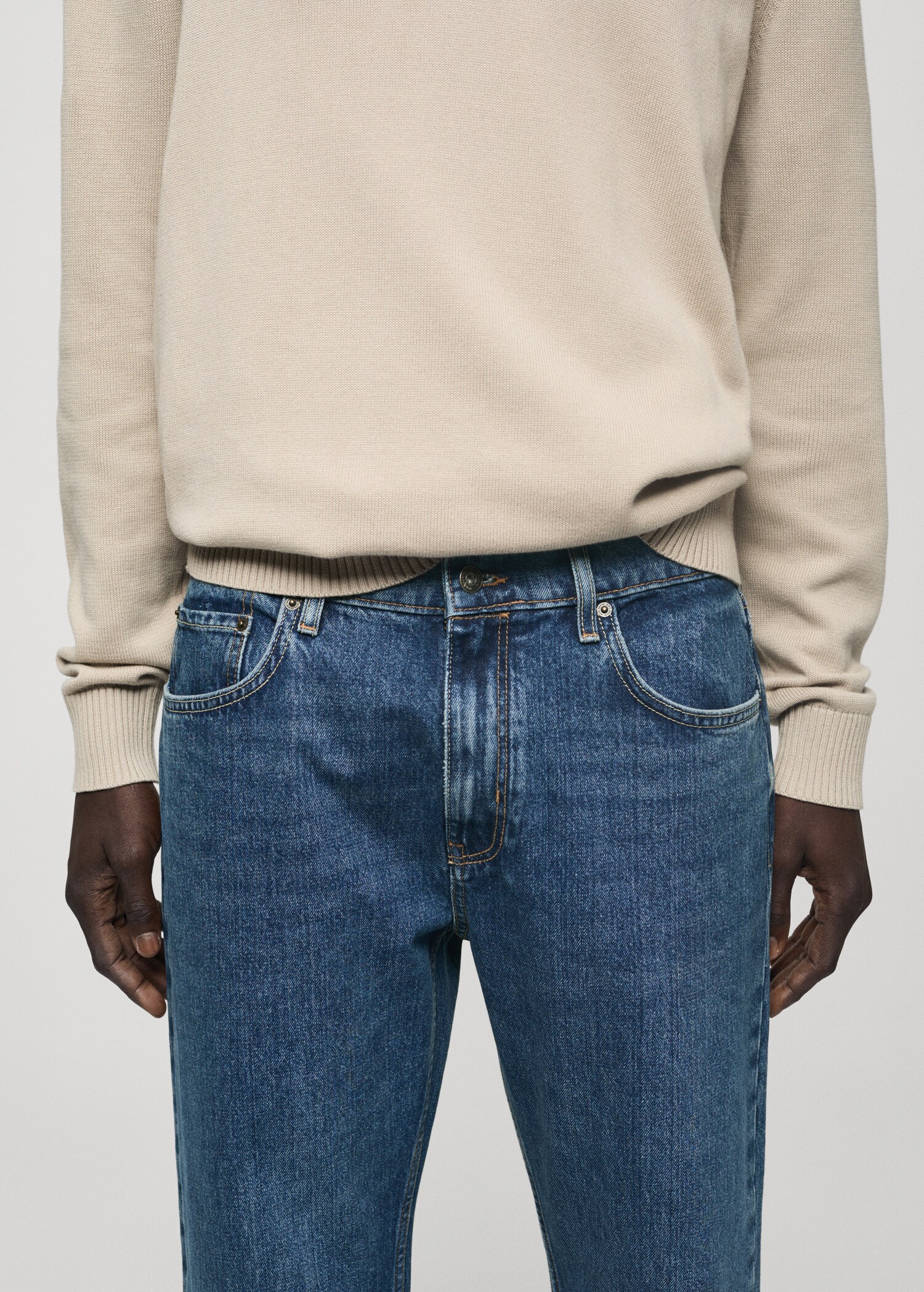 Jeans straight fit lavado oscuro - Detalle del artículo 1
