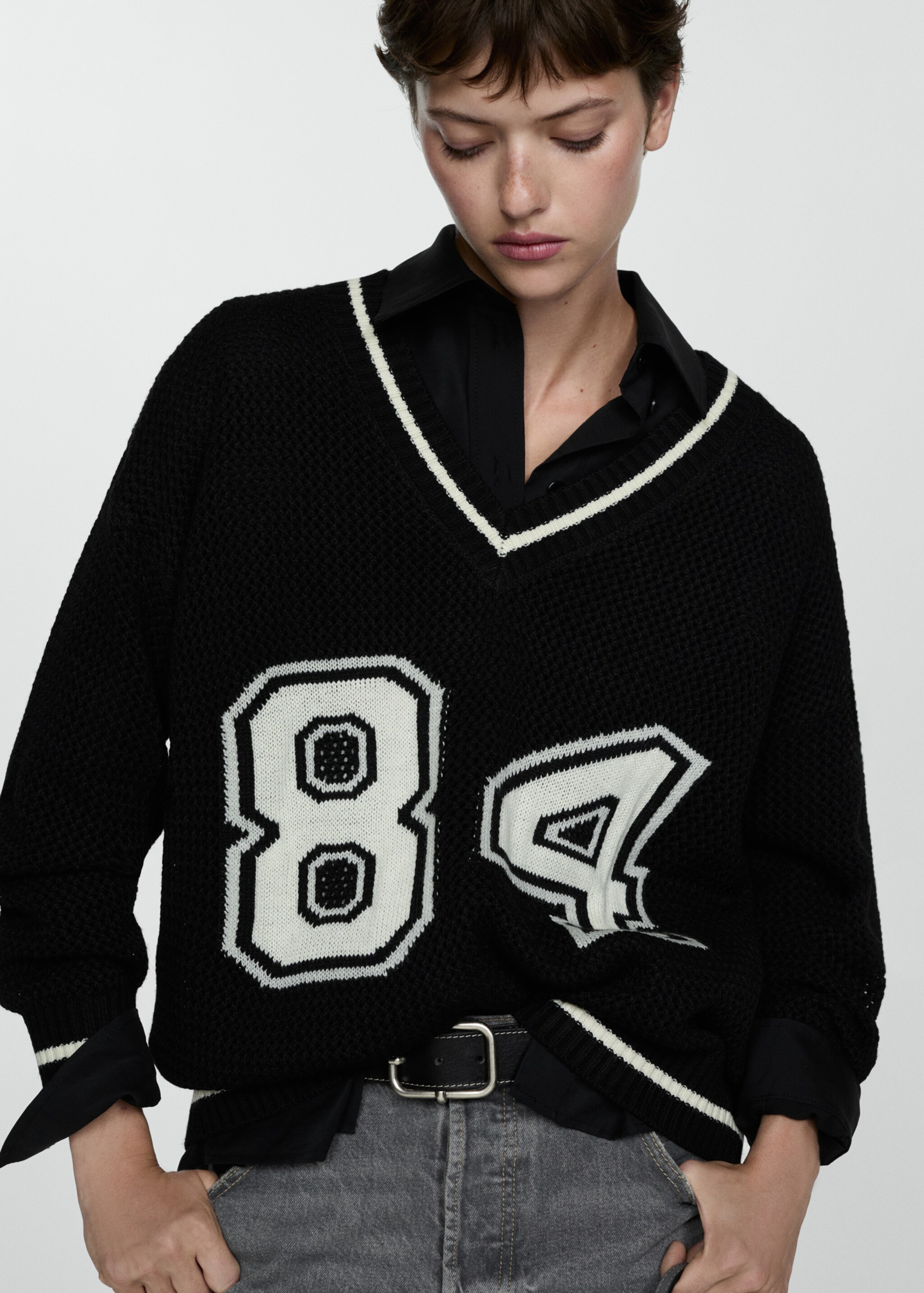 Oversized V-neck sweater - Medium plane, Black. Ref: 77004764-00.