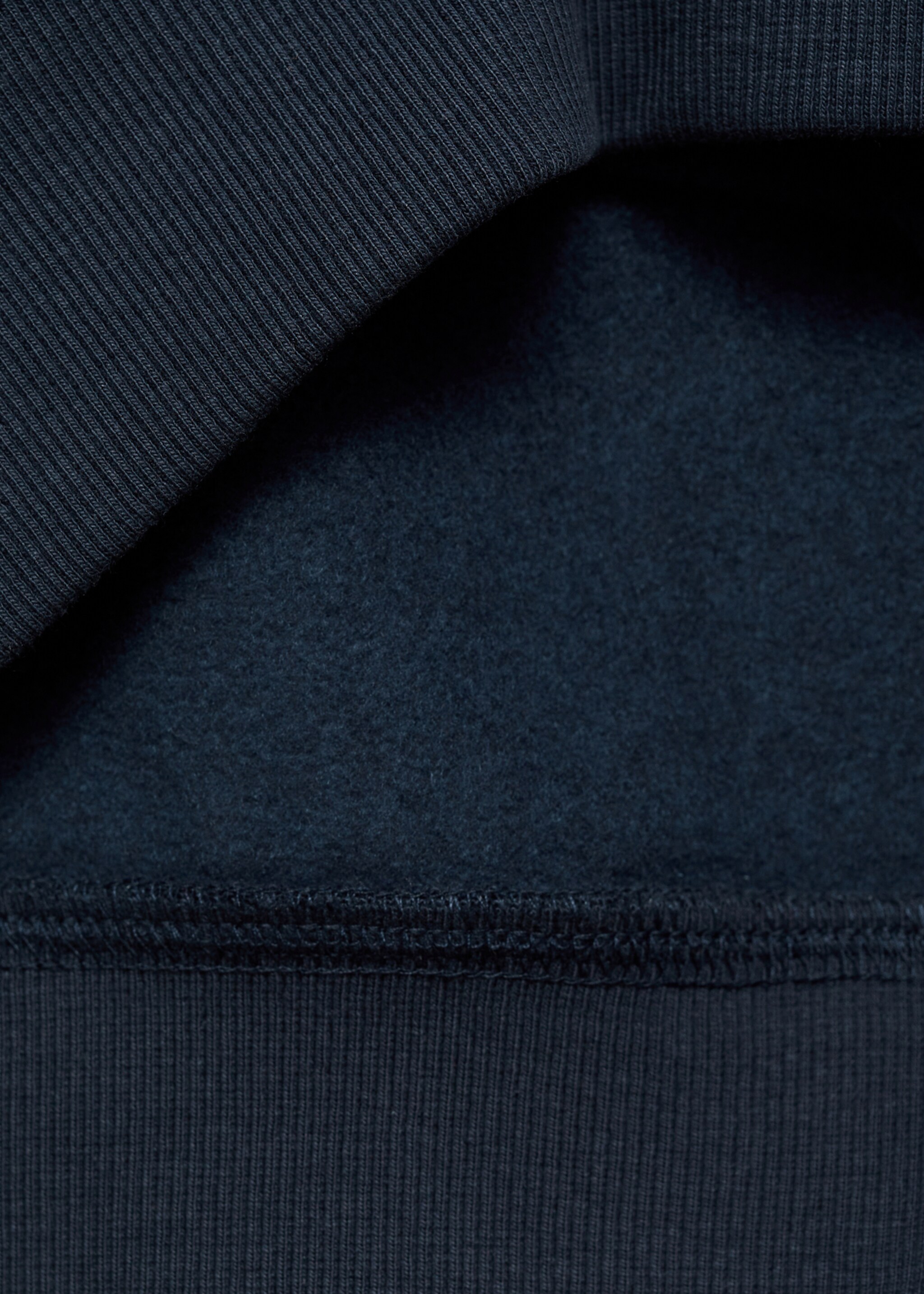 Sweatshirt polo com mensagem - Pormenor do artigo 0, Azul-marinho escuro. Ref: 77004780-00.