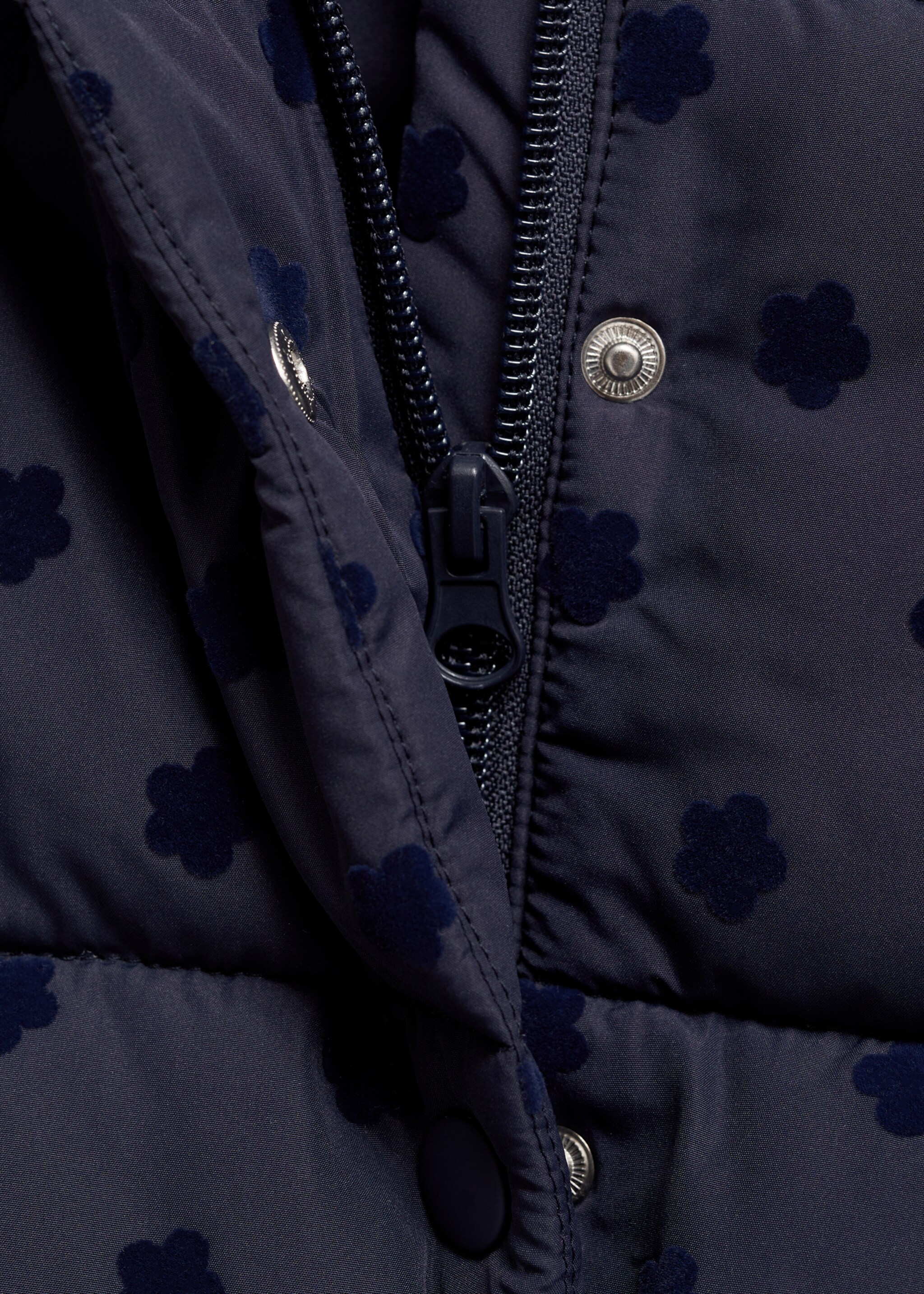 Flowers print quilted anorak - Details of the article 8, Dark Navy. Ref: 77005151-00.