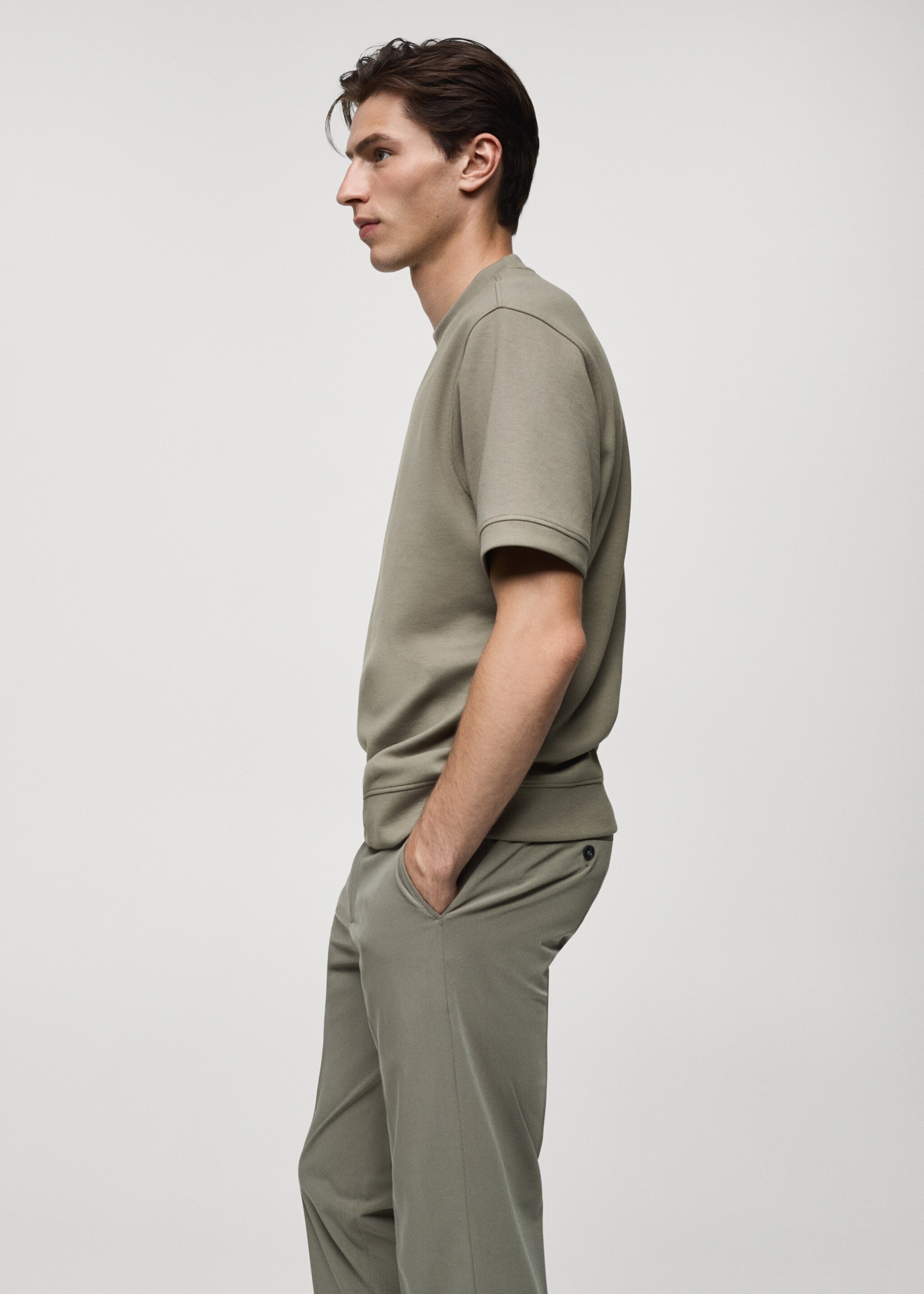 Regular-fit T-shirt van sweatstof - Detail van het artikel 2, Middengroen. Ref: 77005153-00.