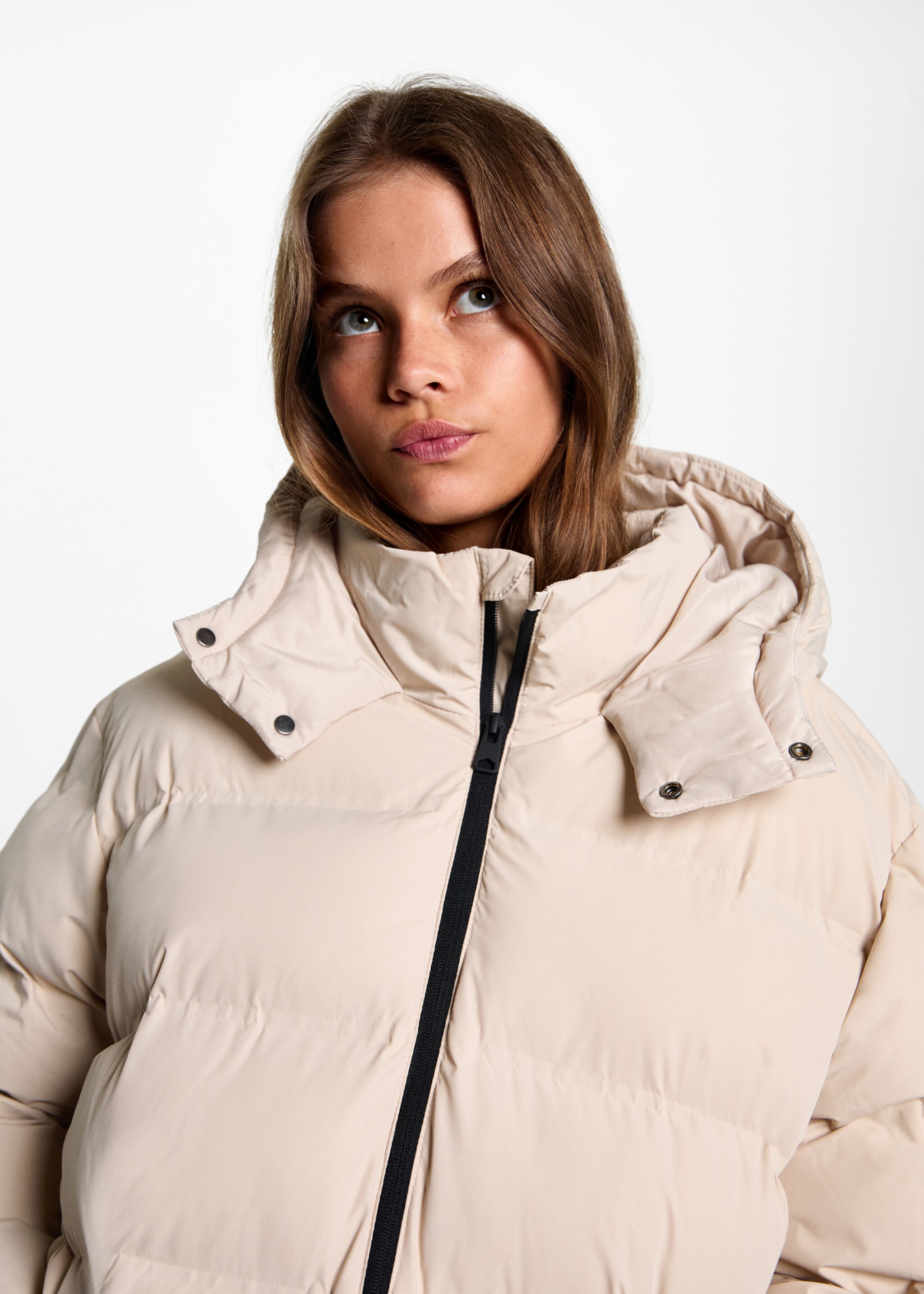 Anorac llarg embuatat - Detall de l'article 1, Beige. Ref: 77005633-00.