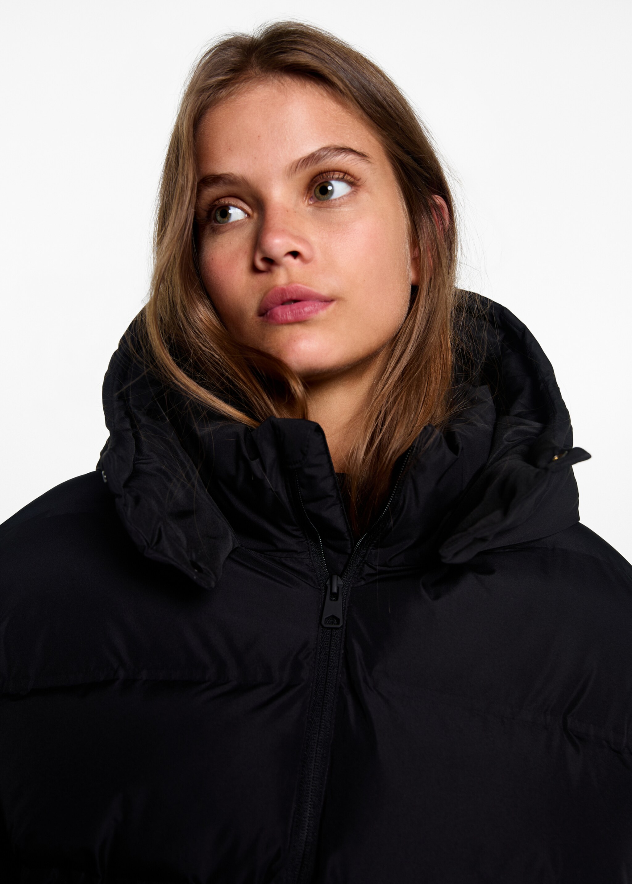 Quilted long coat - Details of the article 1, Black. Ref: 77005633-00.