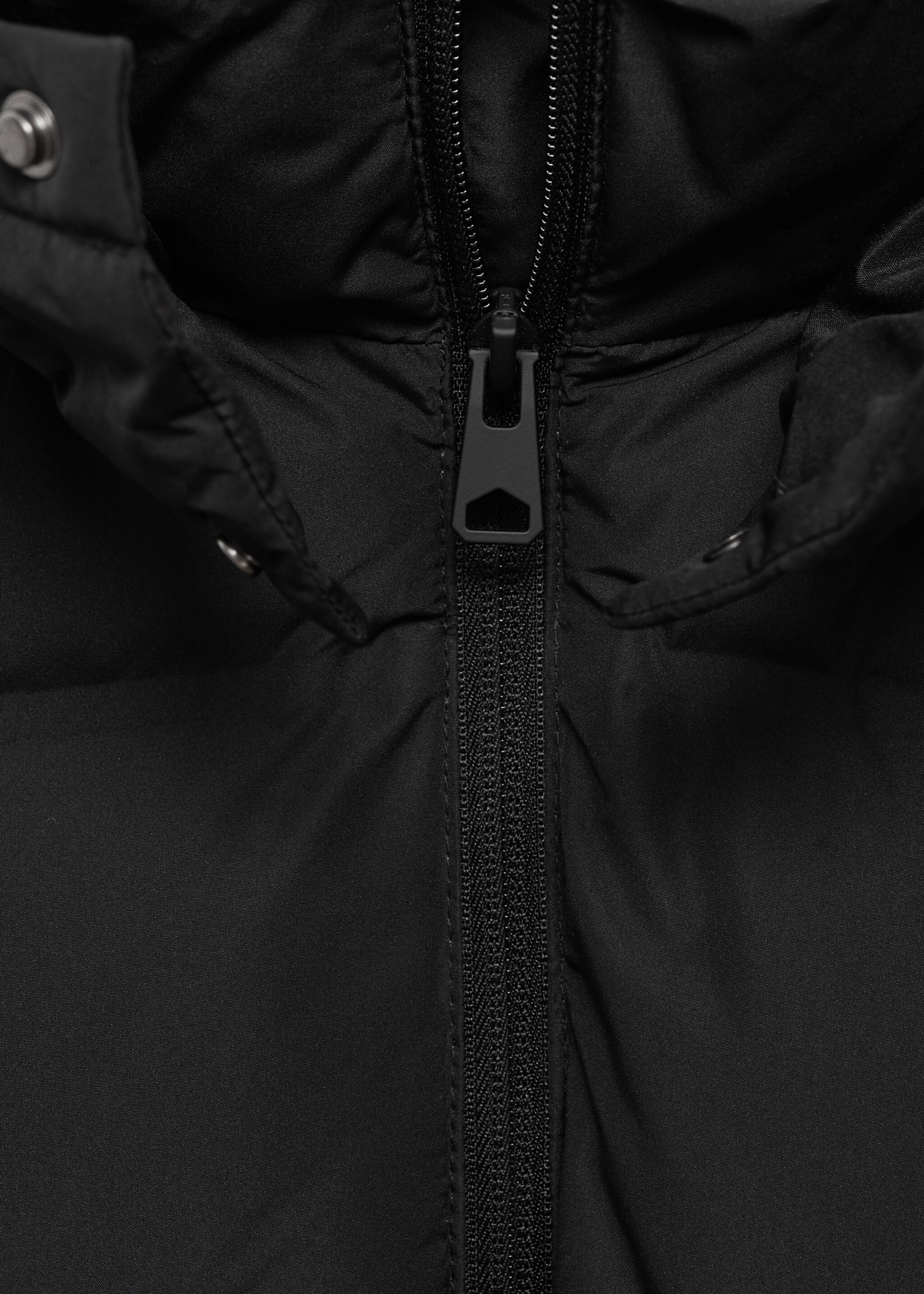 Quilted long coat - Details of the article 8, Black. Ref: 77005633-00.