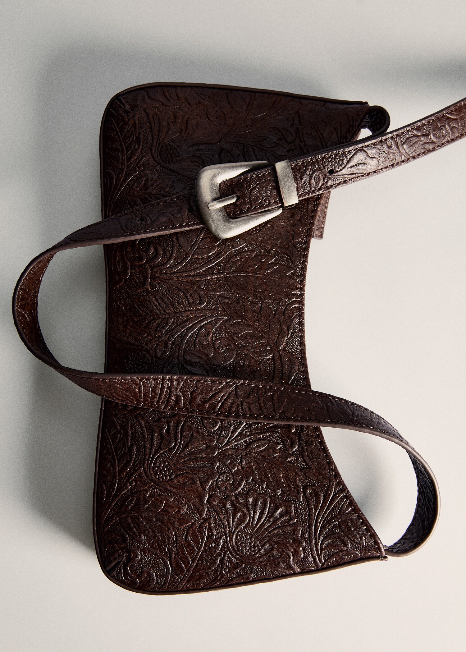 Textured shoulder bag - Details of the article 5