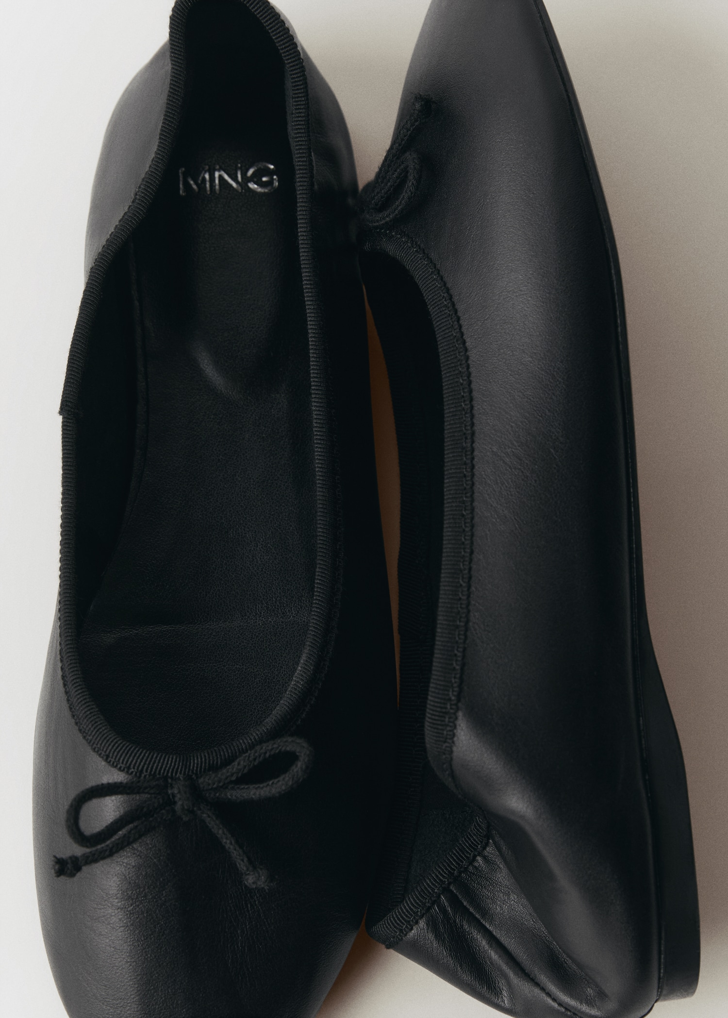 Leren ballerina's met strik - Detail van het artikel 3