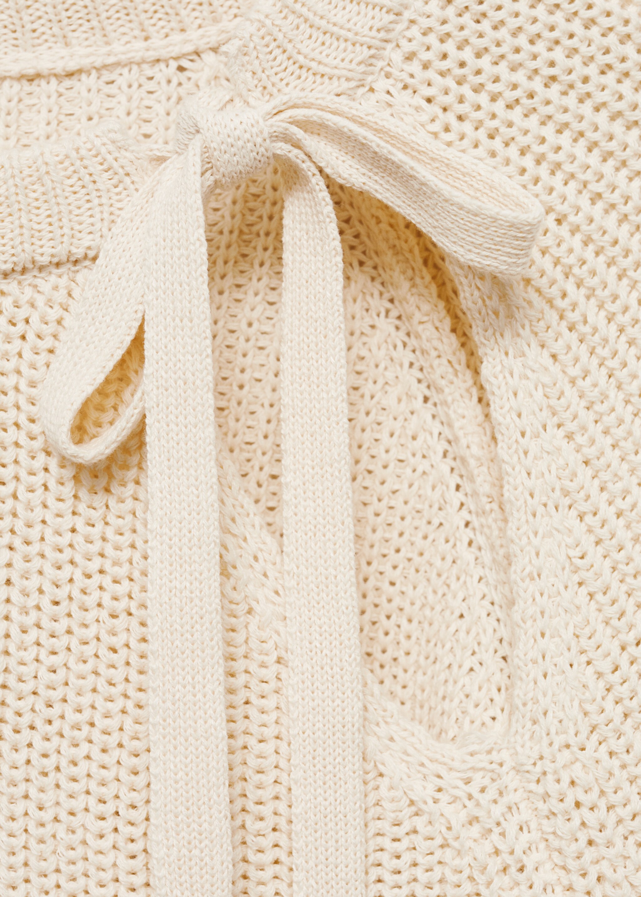 Cut-out knitted sweater - Details of the article 8, Ecru. Ref: 77005670-00.