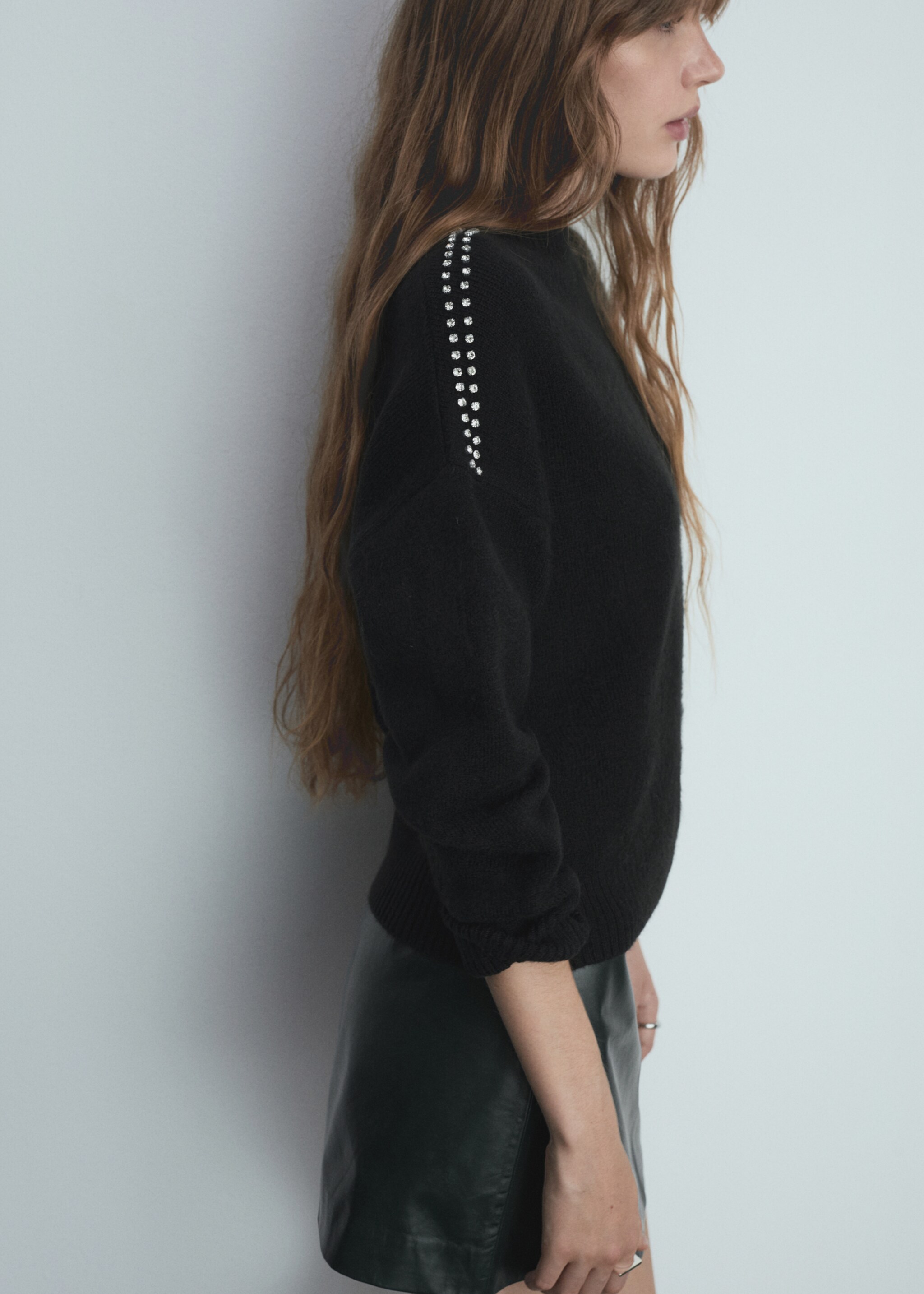 Jersey punto detalle brillos - Plano medio, Negro. Ref: 77005671-00.