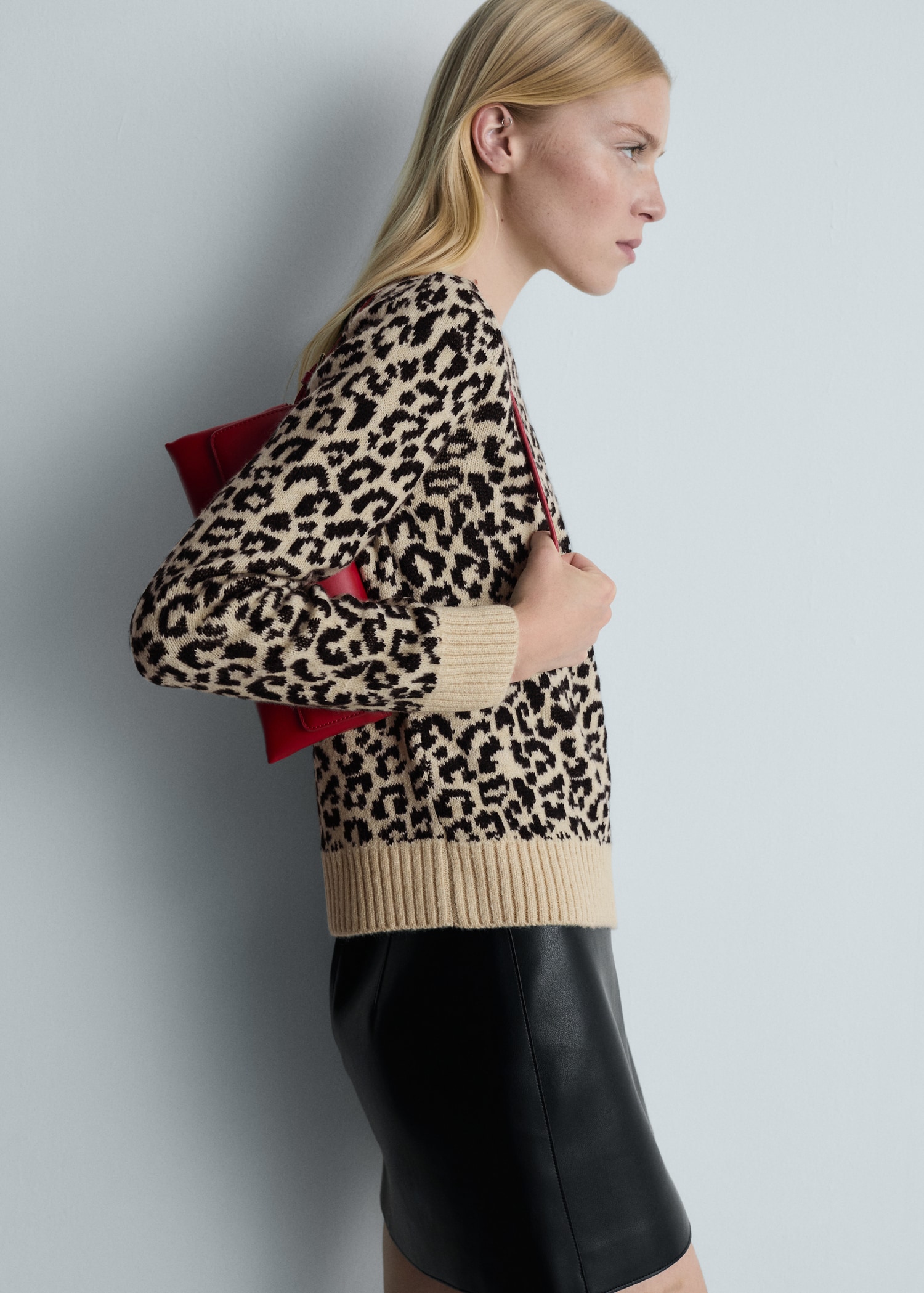 Pullover mit Leopardenmuster und Kontrastabschlüssen Damen