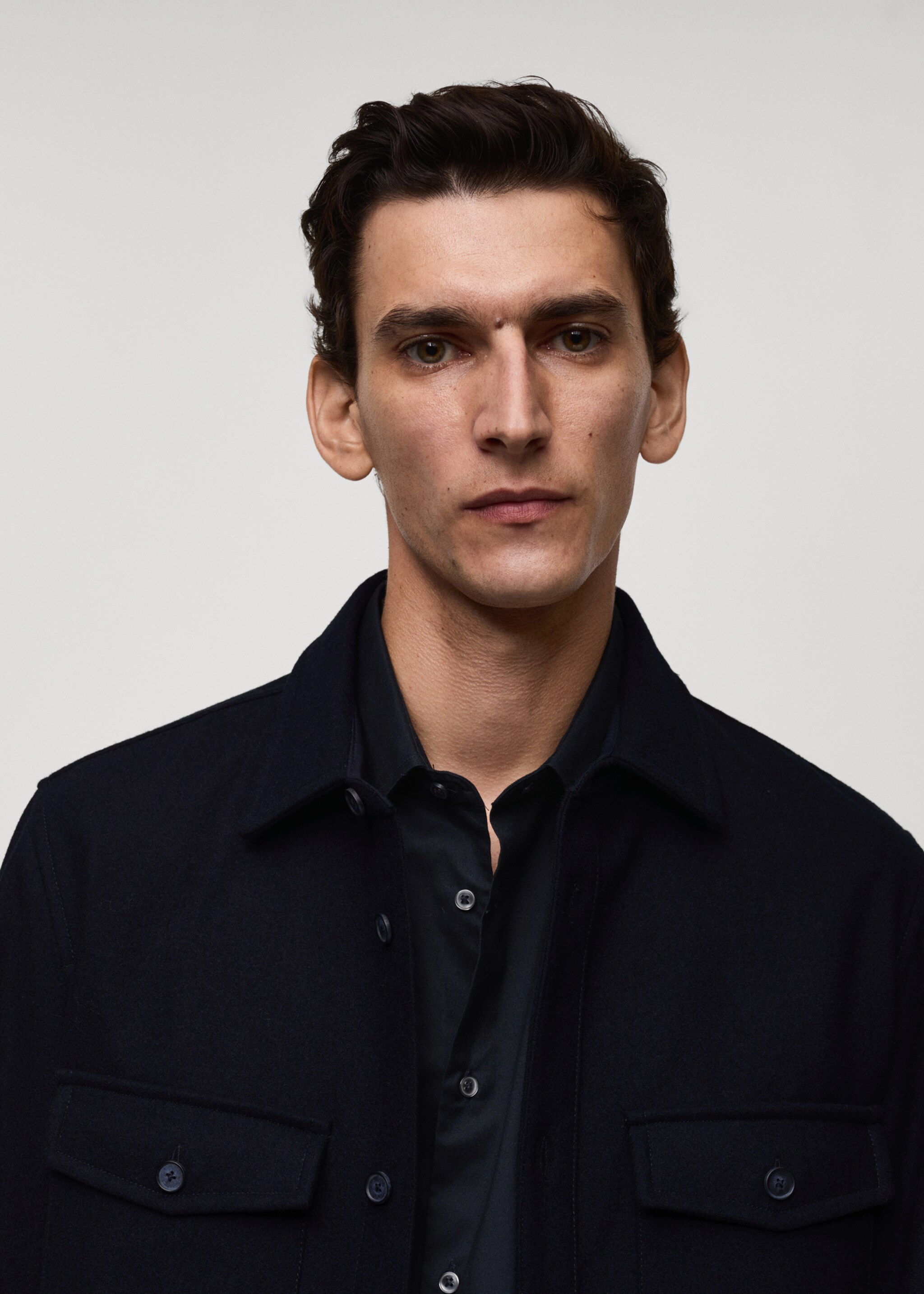 Woll-Overshirt mit Taschen - Detail des Artikels 1, Dunkles Marineblau. Ref: 77005968-00.