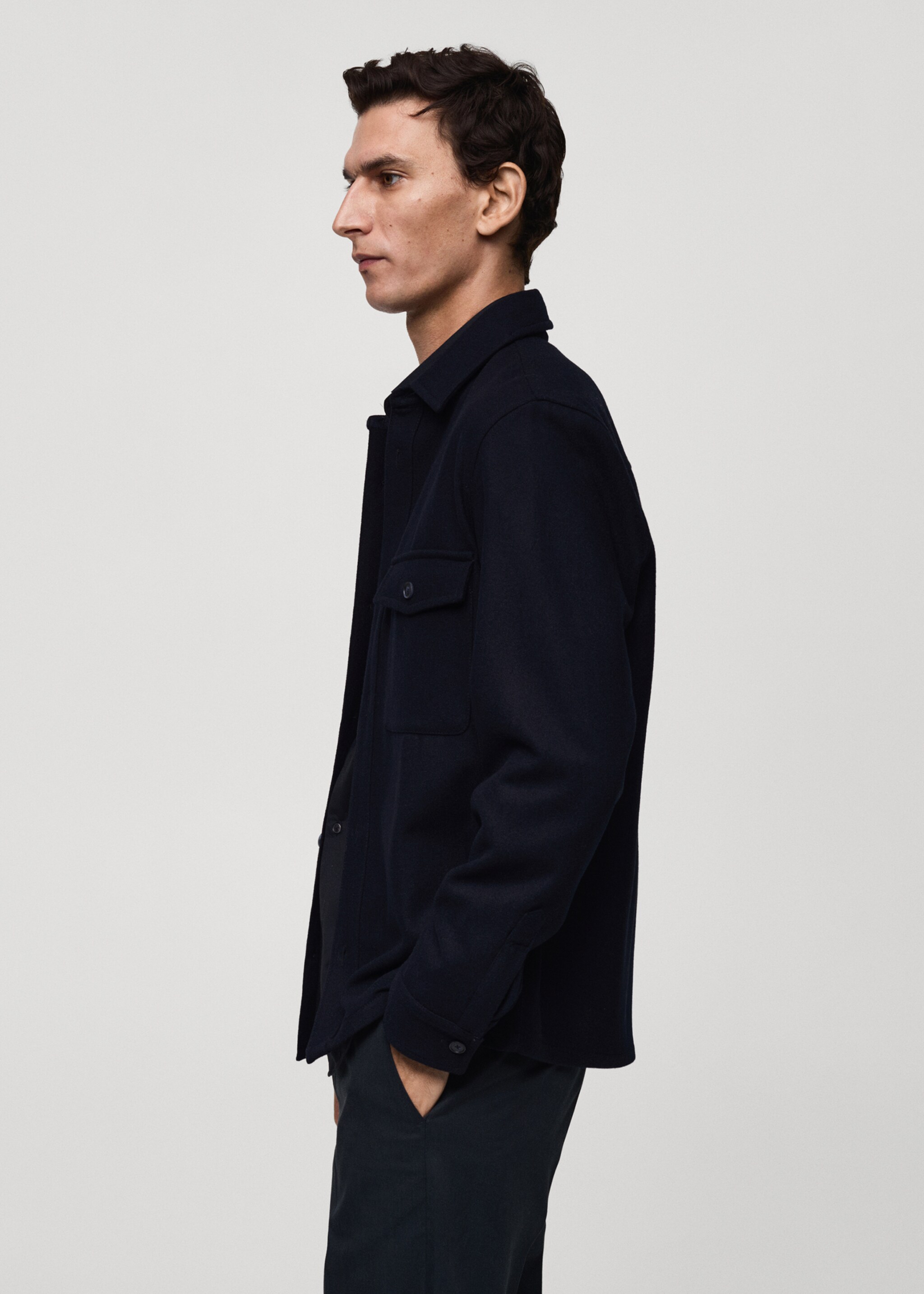 Woll-Overshirt mit Taschen - Detail des Artikels 6, Dunkles Marineblau. Ref: 77005968-00.
