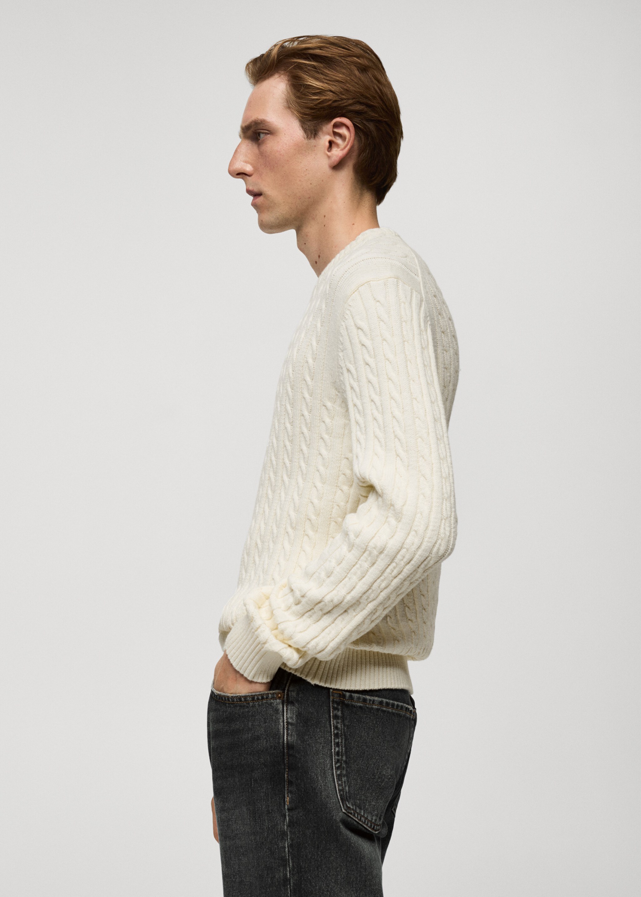 Cable-knit cotton-blend sweater - Details of the article 2, Off White. Ref: 77005980-00.